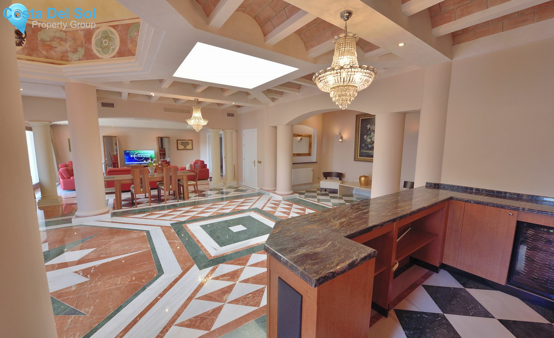 Middle Floor Apartment in The Golden Mile-1417465