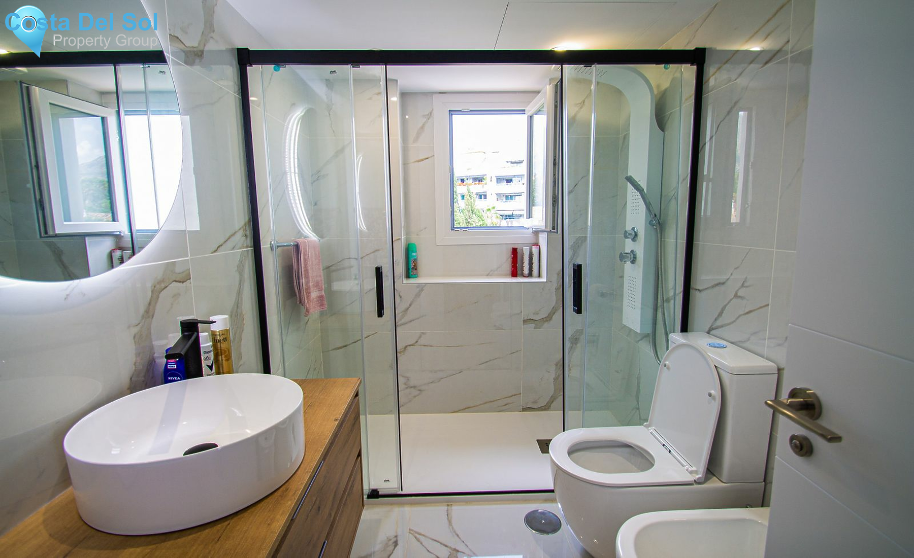 Middle Floor Apartment in The Golden Mile-1447558