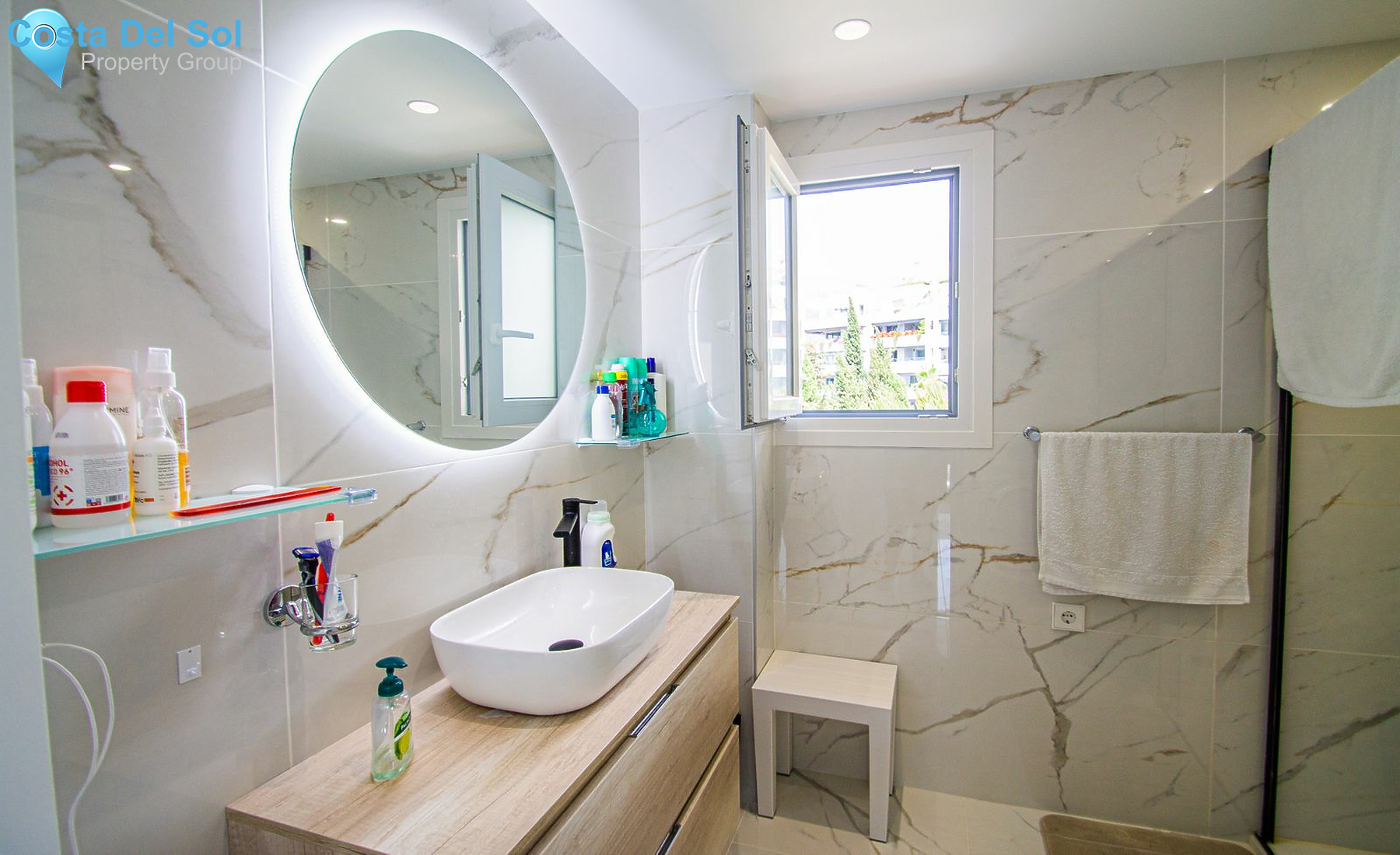 Middle Floor Apartment in The Golden Mile-1447559