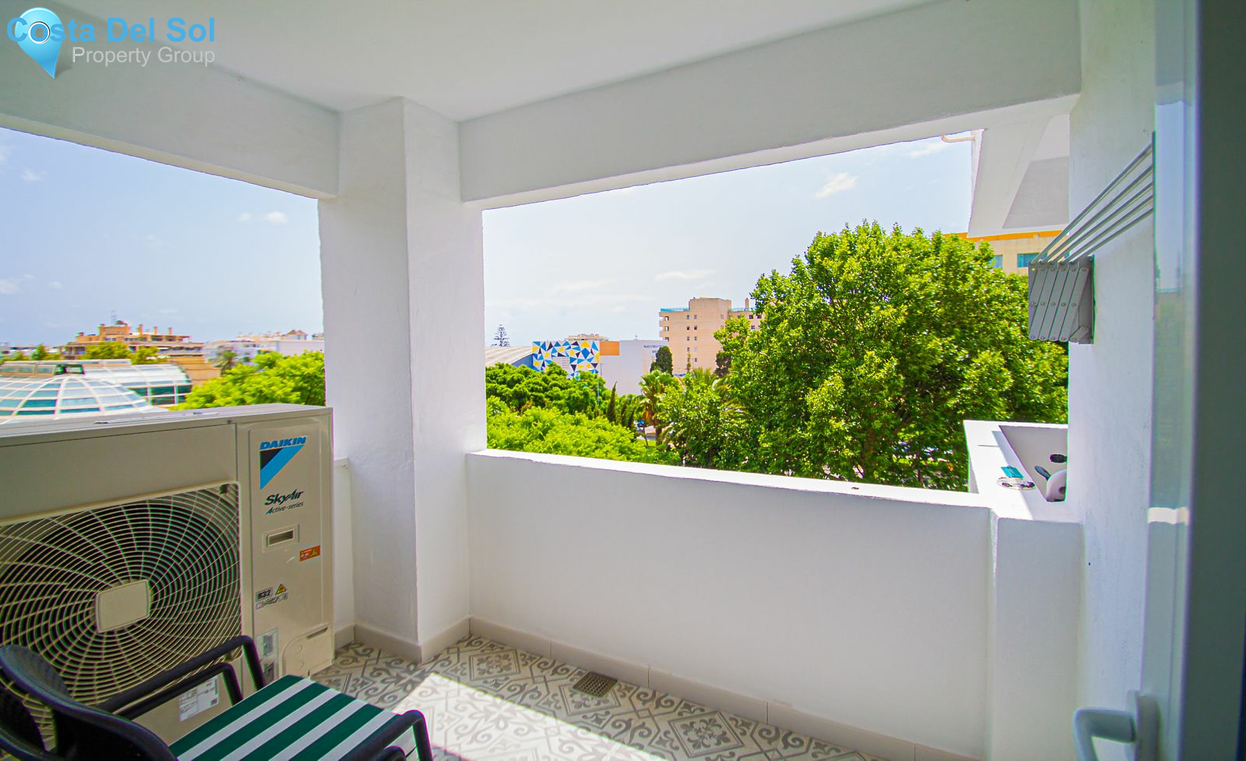 Middle Floor Apartment in The Golden Mile-1447555