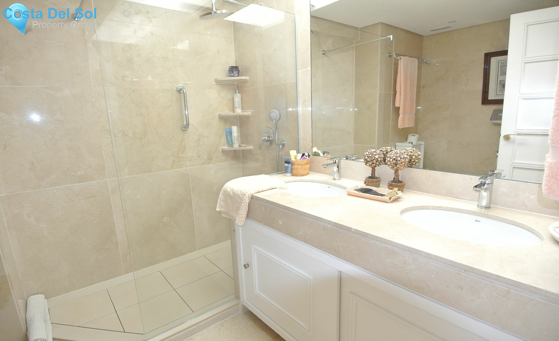 Middle Floor Apartment in The Golden Mile-1485937