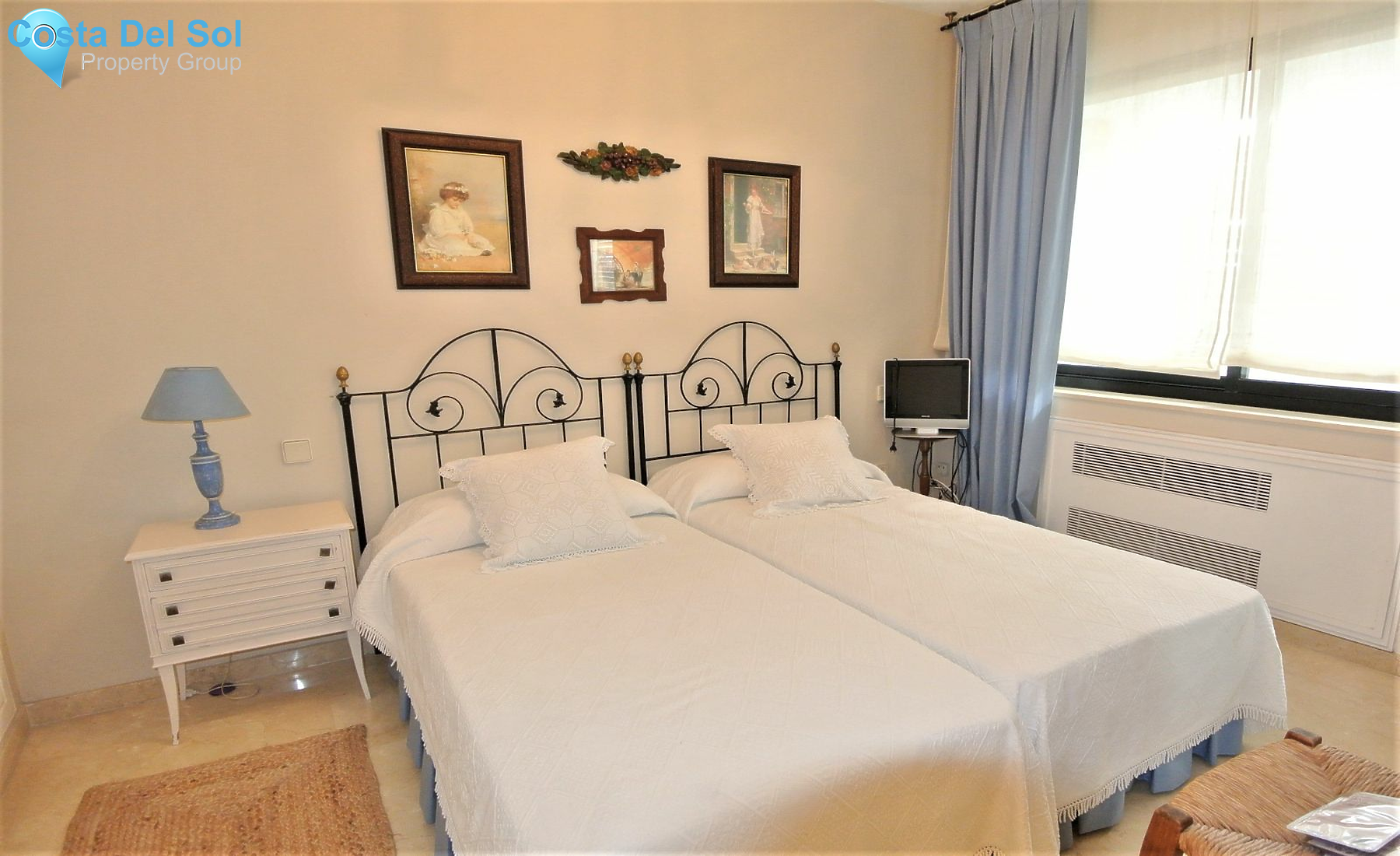 Middle Floor Apartment in The Golden Mile-1485945