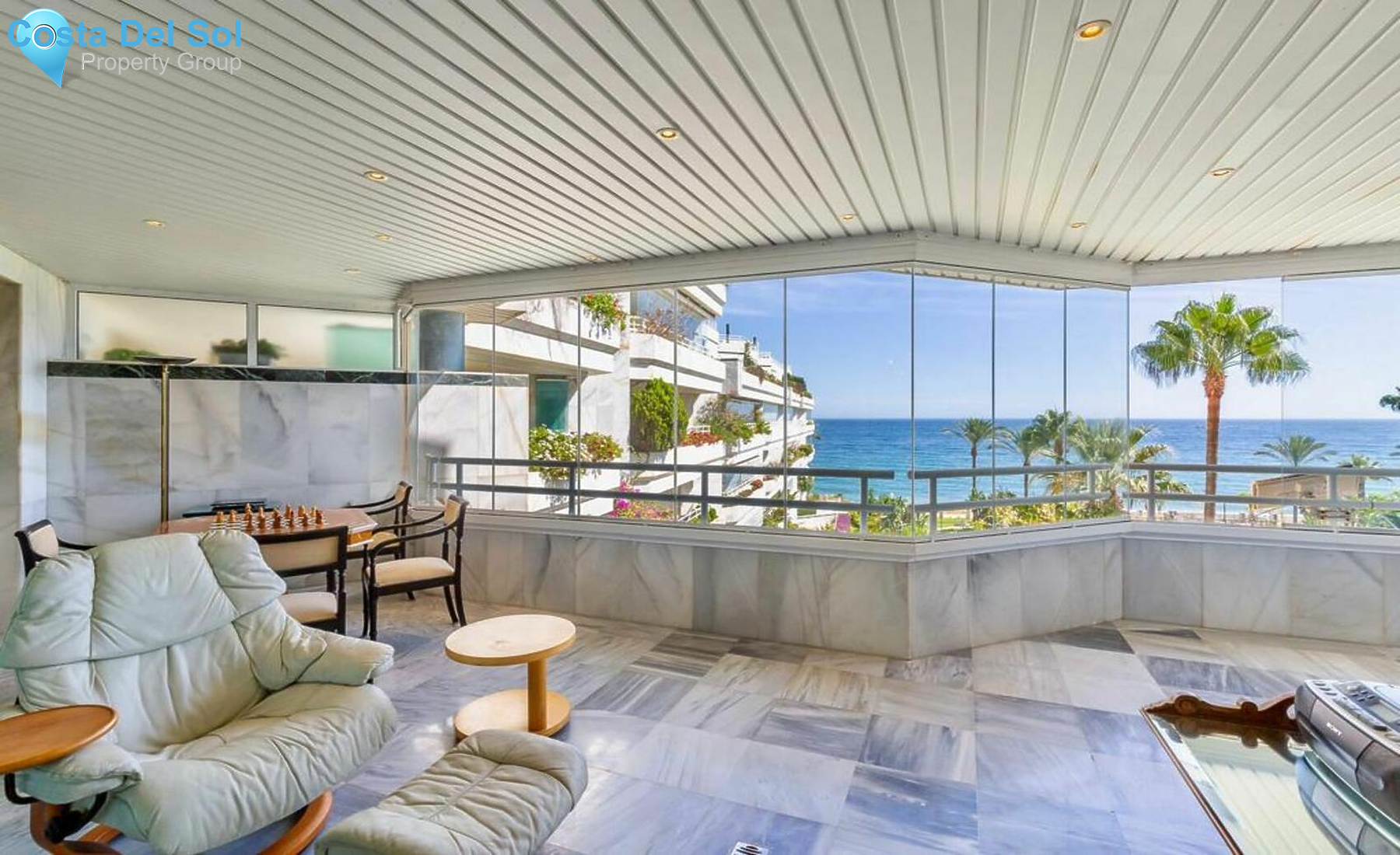 Middle Floor Apartment in The Golden Mile-1490069