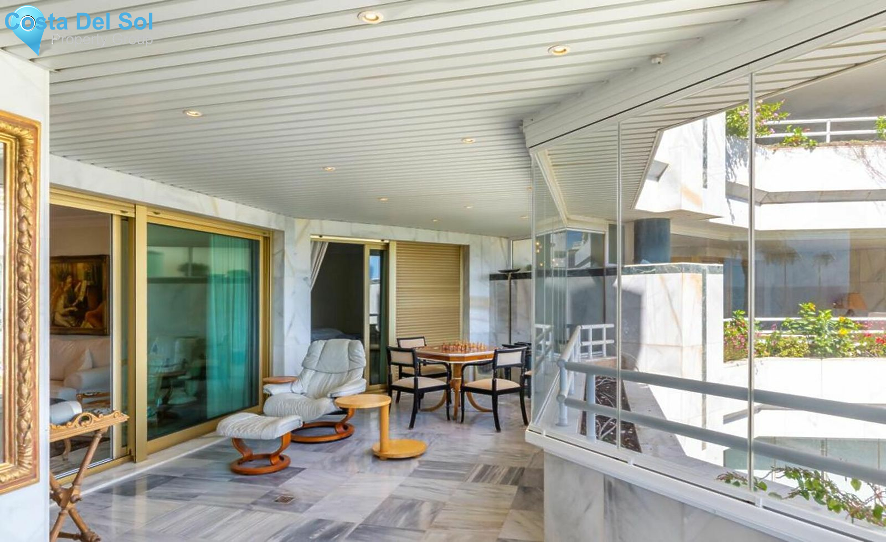 Middle Floor Apartment in The Golden Mile-1490070