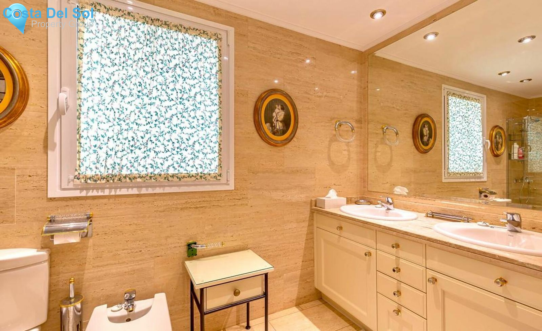 Middle Floor Apartment in The Golden Mile-1490075