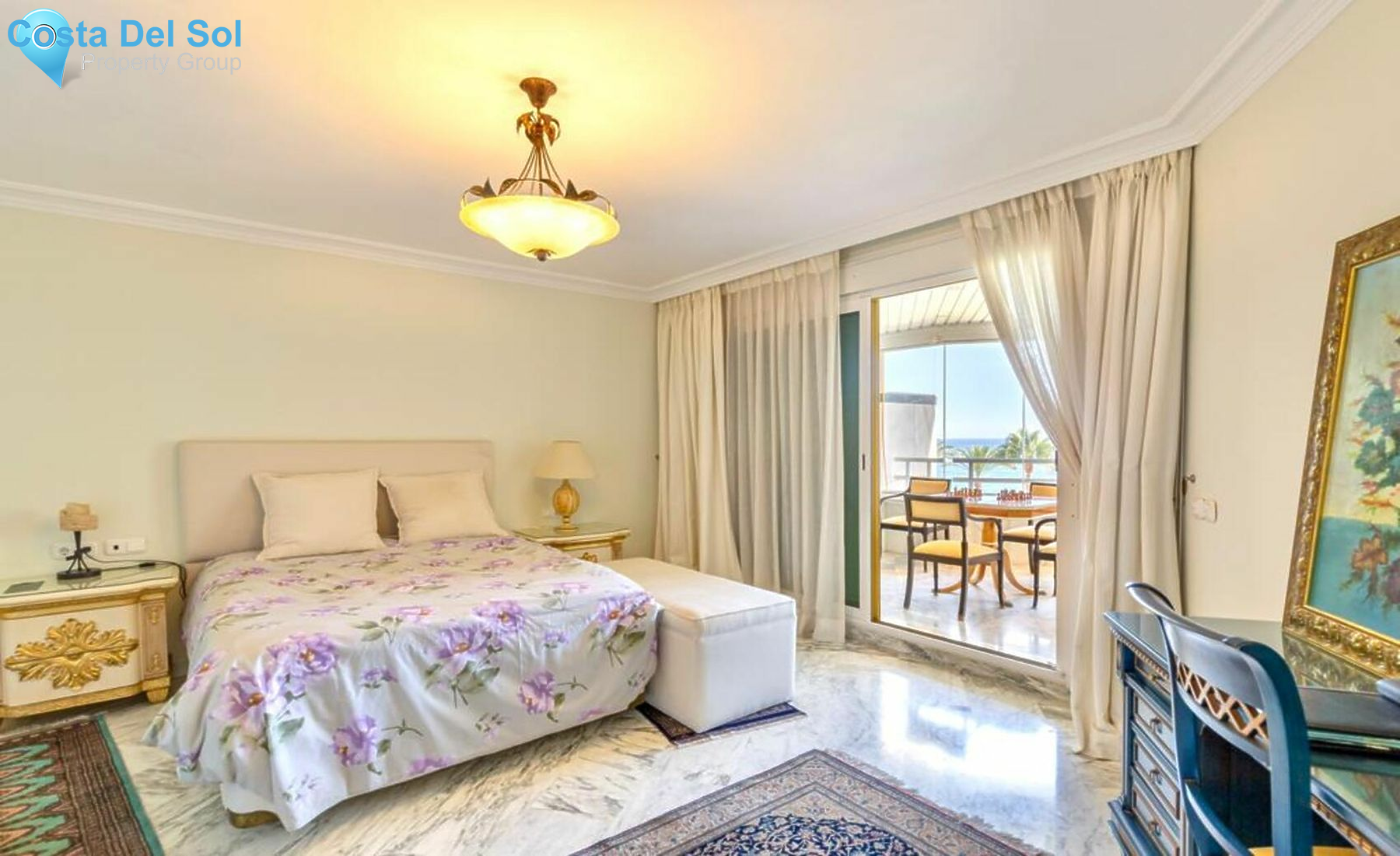 Middle Floor Apartment in The Golden Mile-1490076