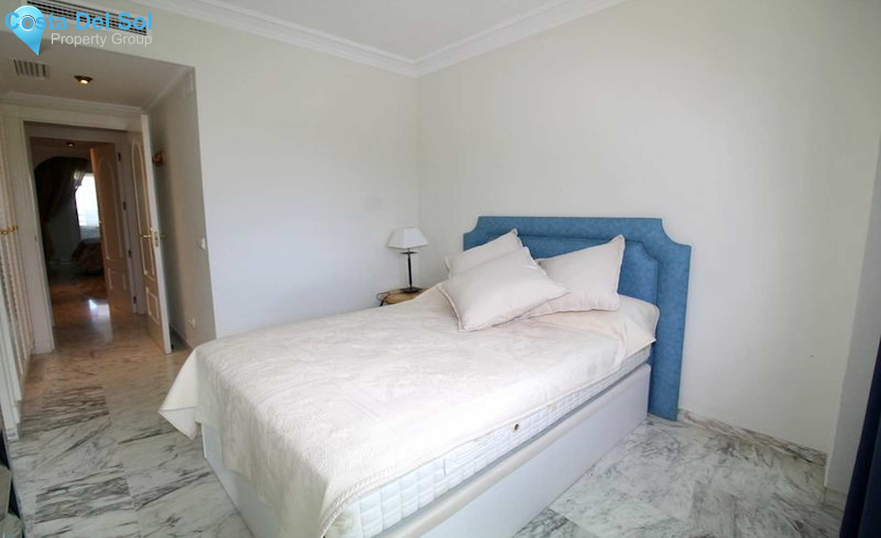 Middle Floor Apartment in The Golden Mile-1490132