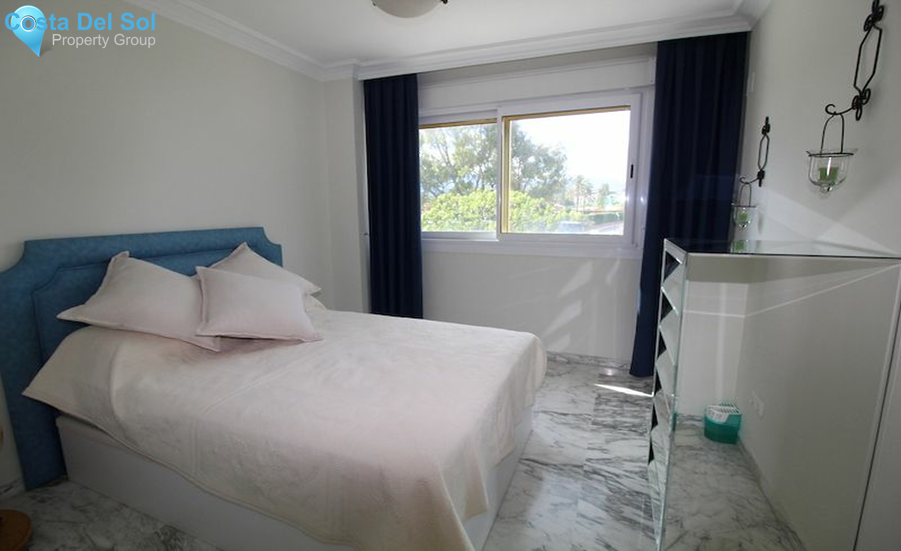 Middle Floor Apartment in The Golden Mile-1490133