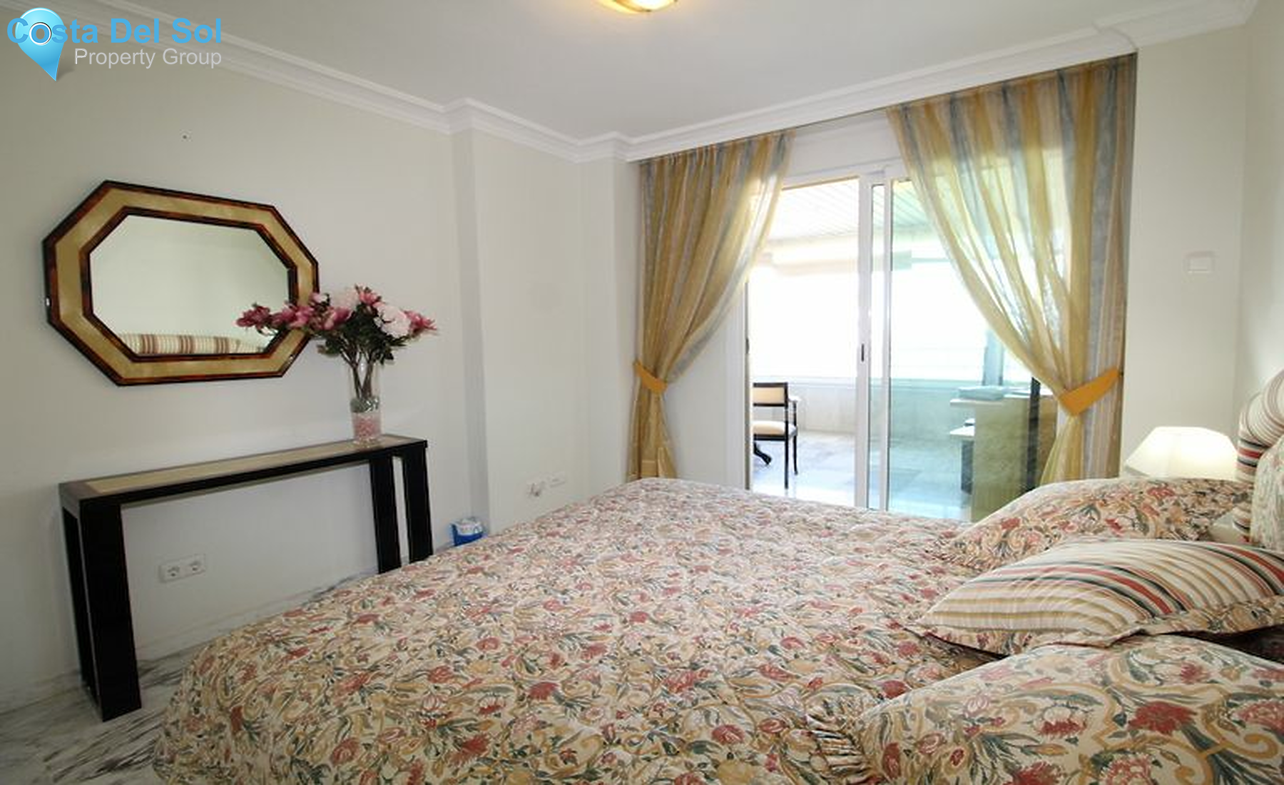 Middle Floor Apartment in The Golden Mile-1490135