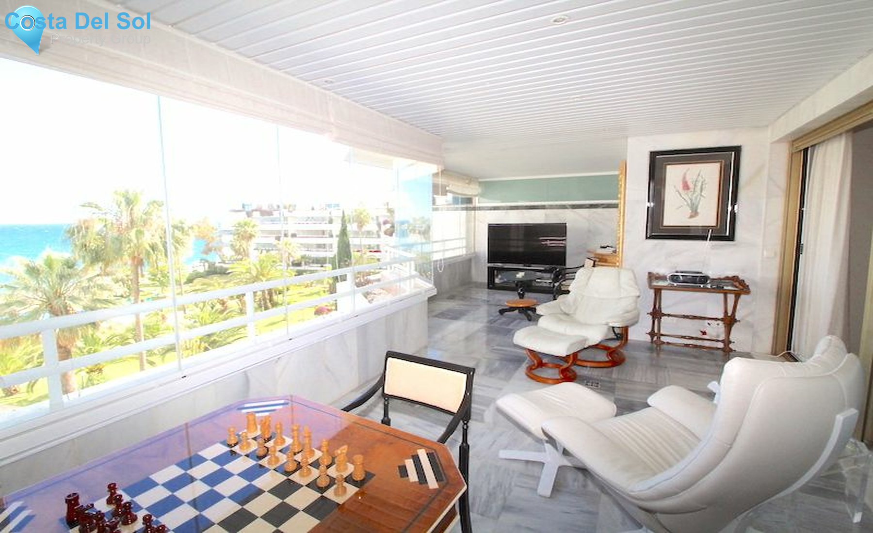 Middle Floor Apartment in The Golden Mile-1490138