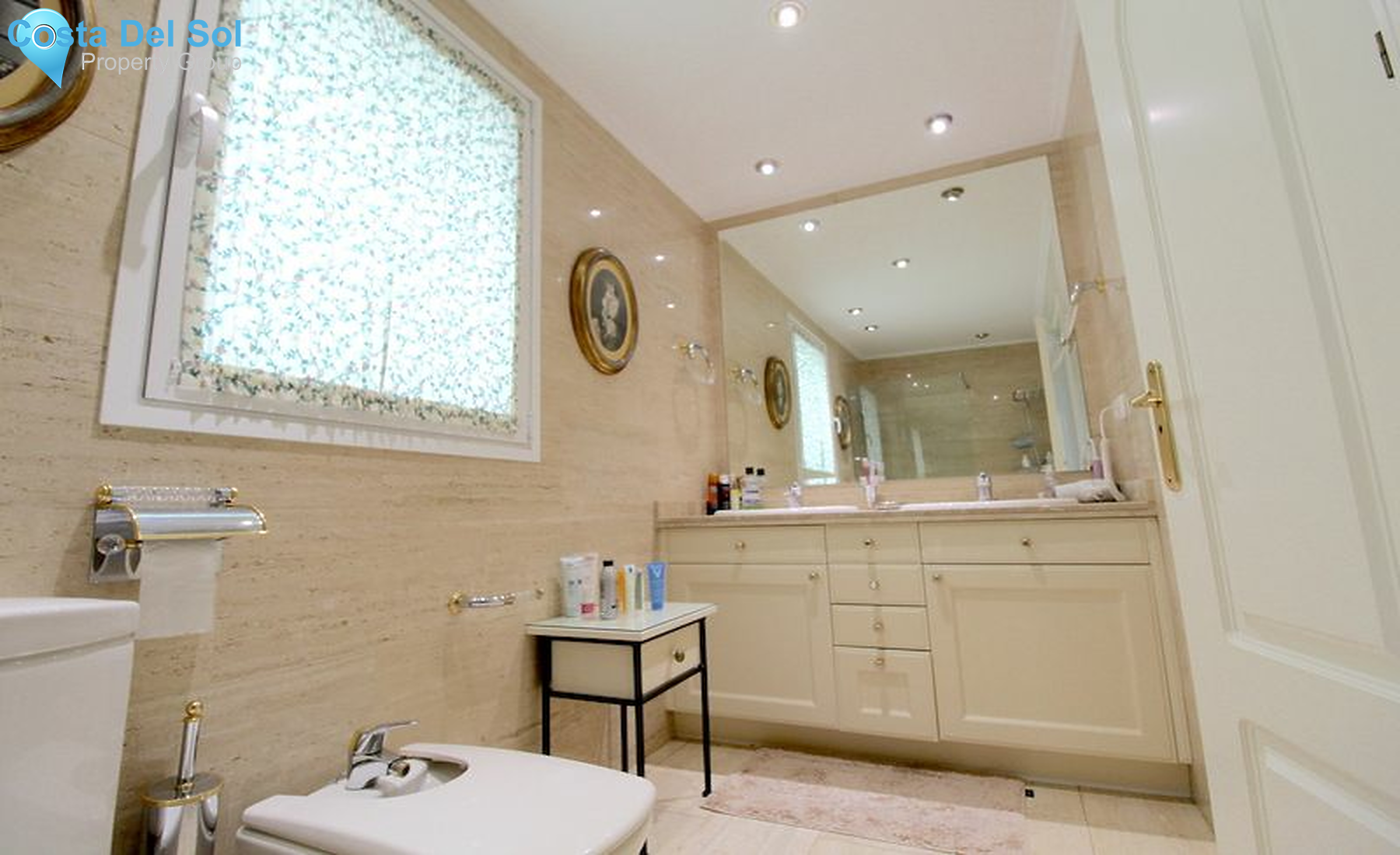 Middle Floor Apartment in The Golden Mile-1490130
