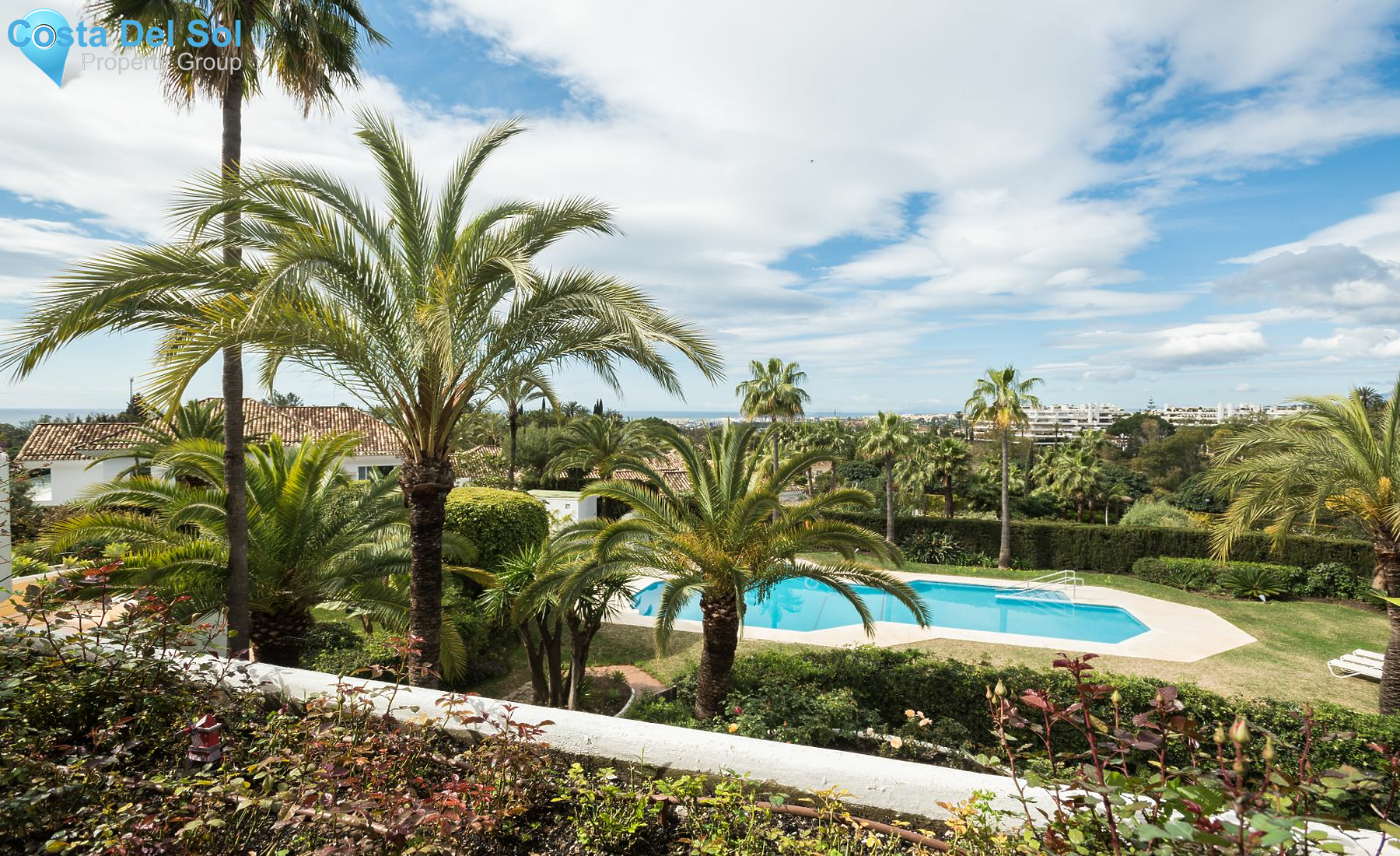 Middle Floor Apartment in The Golden Mile-1530344