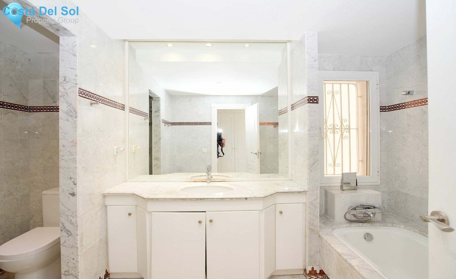 Middle Floor Apartment in The Golden Mile-1531006