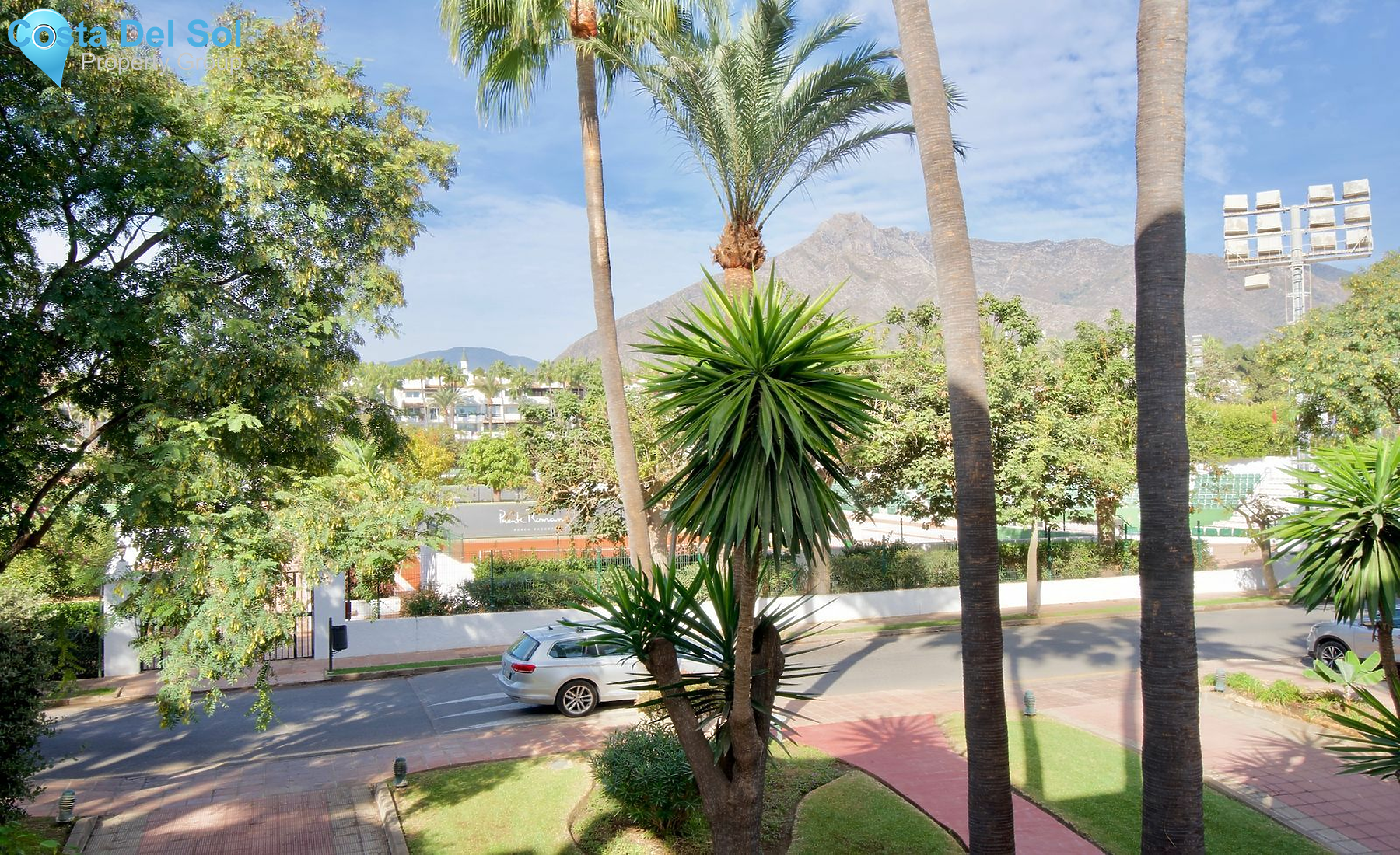 Middle Floor Apartment in The Golden Mile-1531000