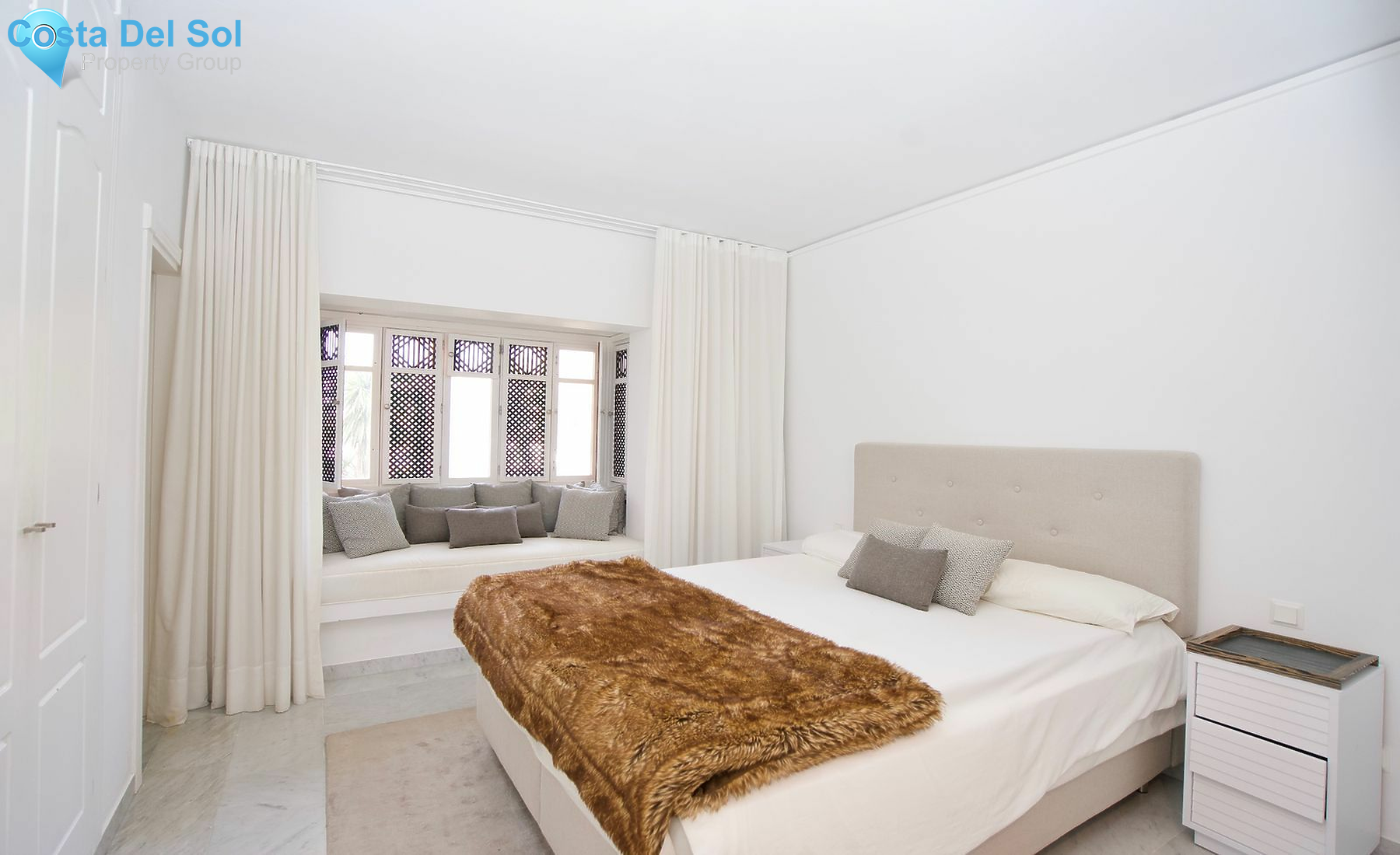 Middle Floor Apartment in The Golden Mile-1531003