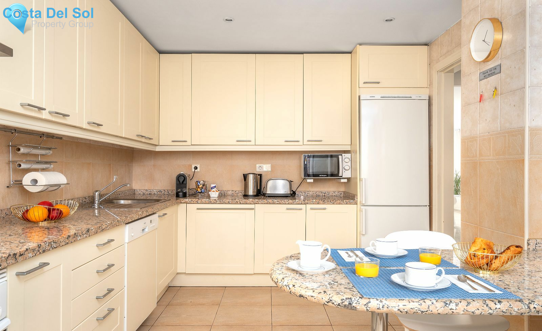 Middle Floor Apartment in The Golden Mile-1531252