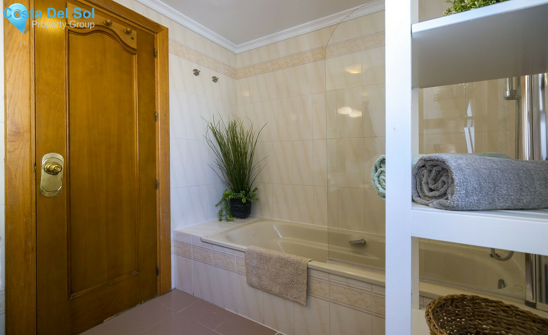 Middle Floor Apartment in Torremolinos-1440808