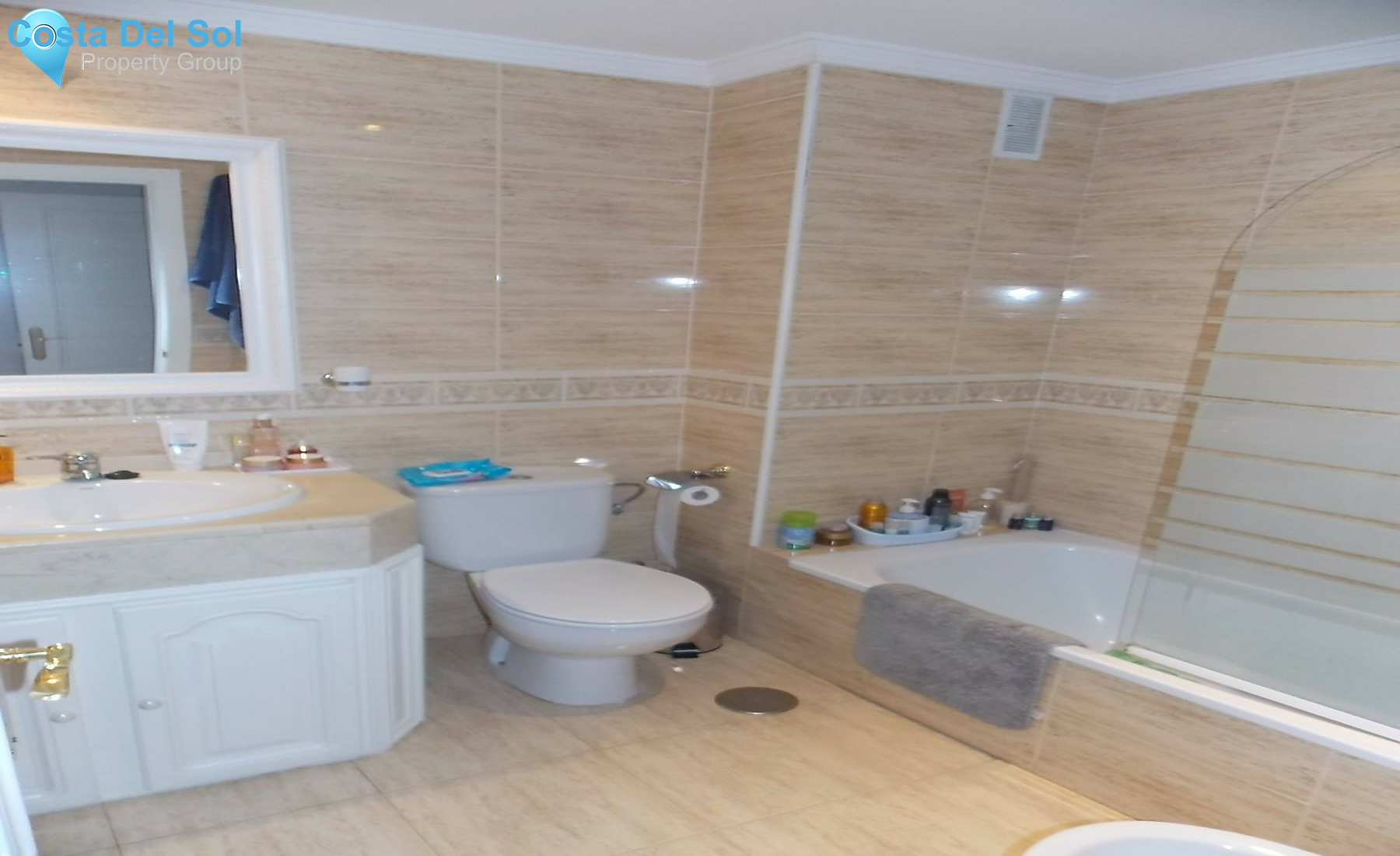 Middle Floor Apartment in Torremolinos-1498990