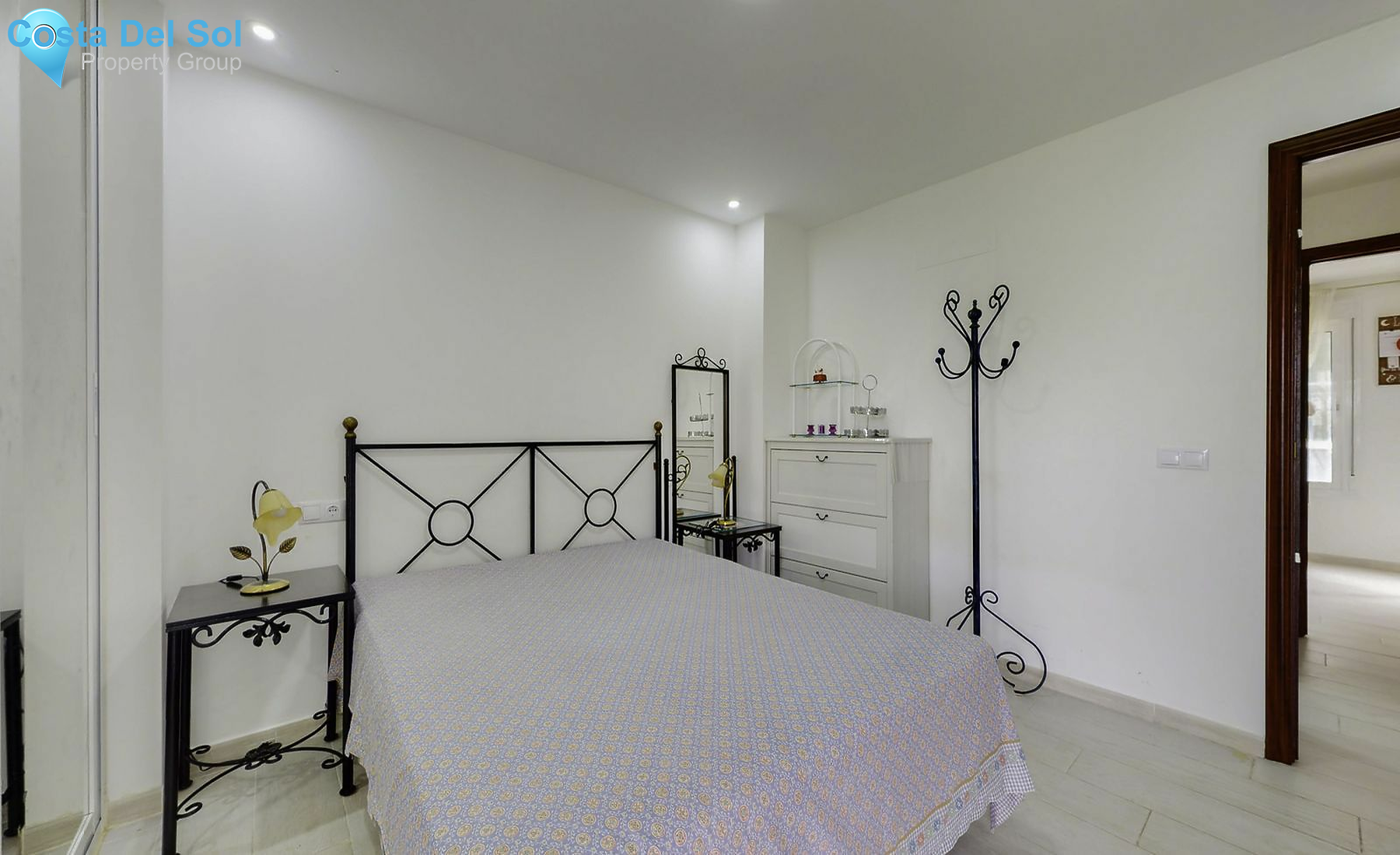 Middle Floor Apartment in Torremolinos-1464457