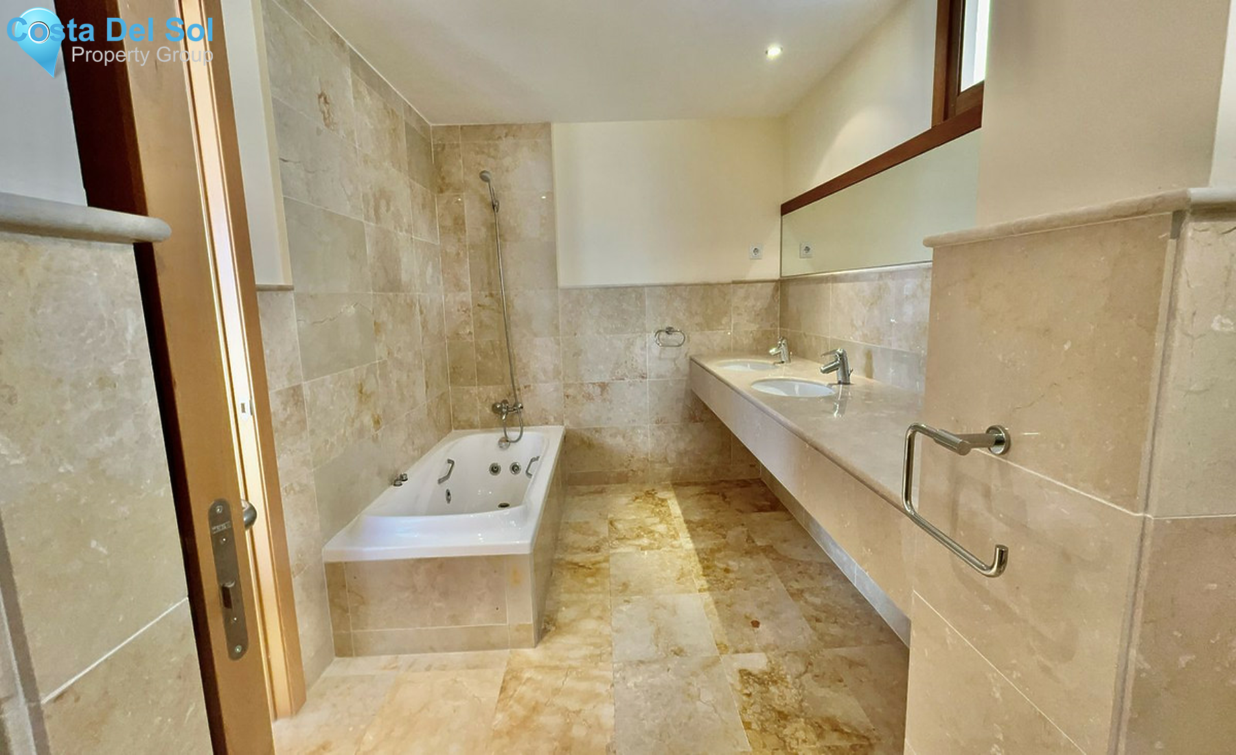 Penthouse in Altos de los Monteros-1455999