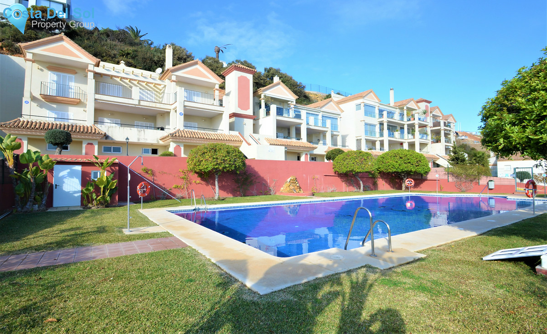 Middle Floor Apartment in La Duquesa-688985