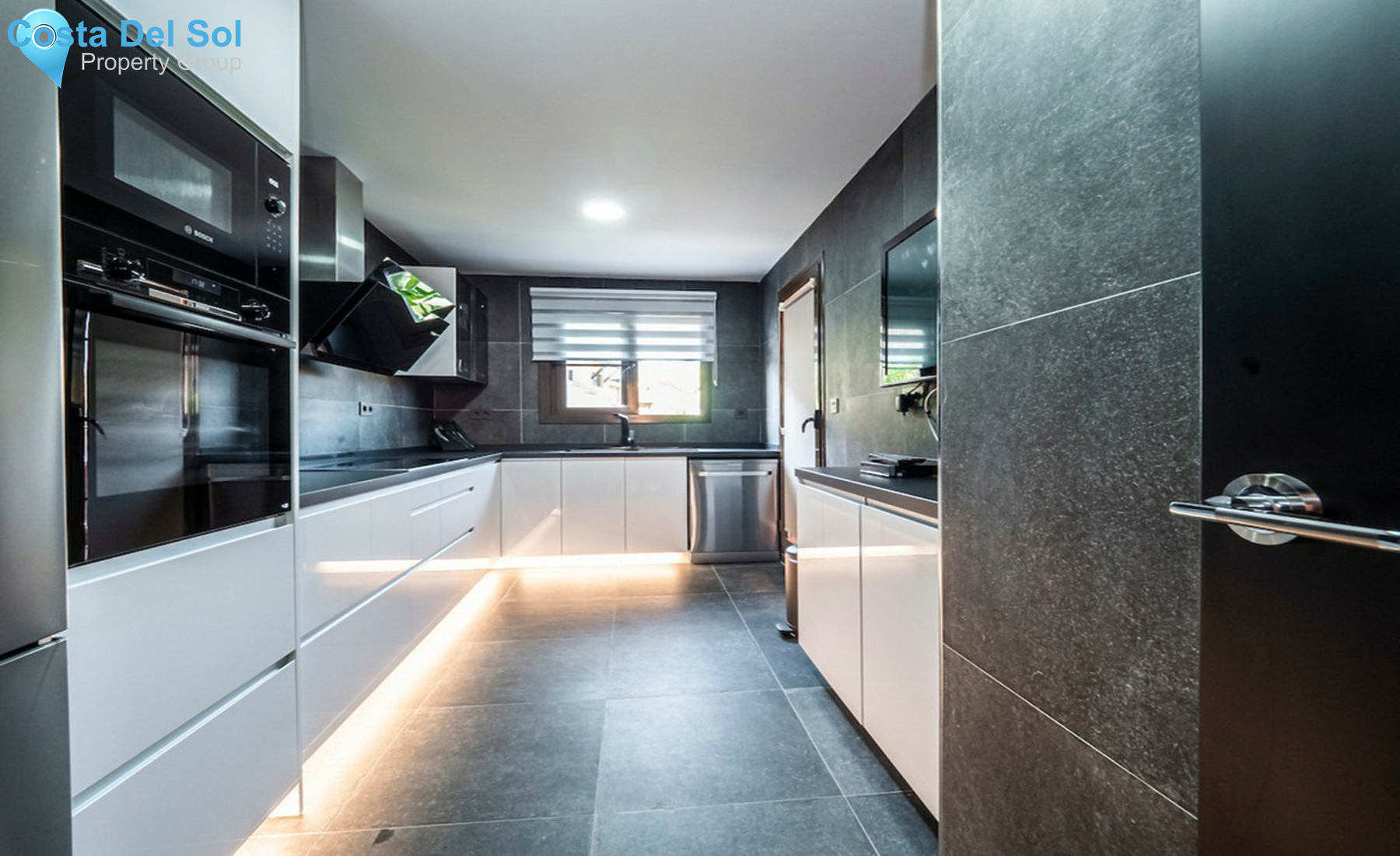 Penthouse in New Golden Mile-1302863