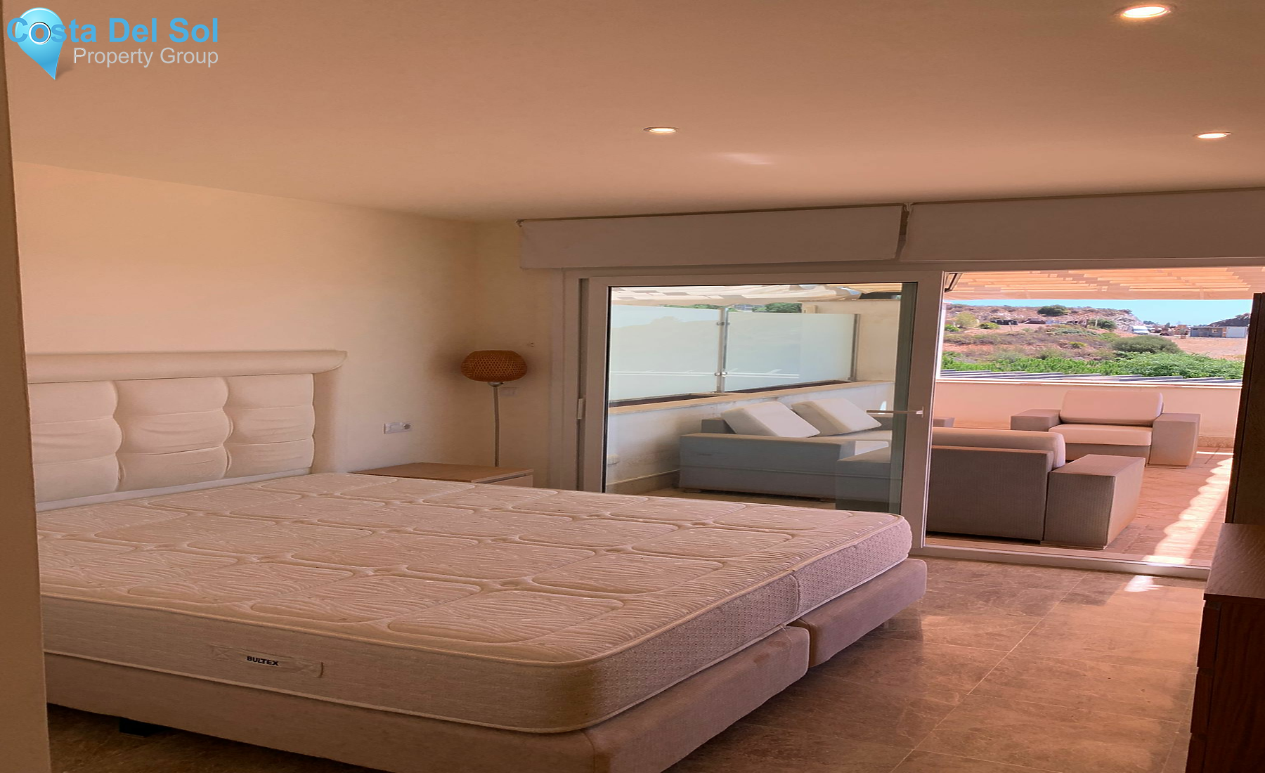 Middle Floor Apartment in Santa Clara-1484209