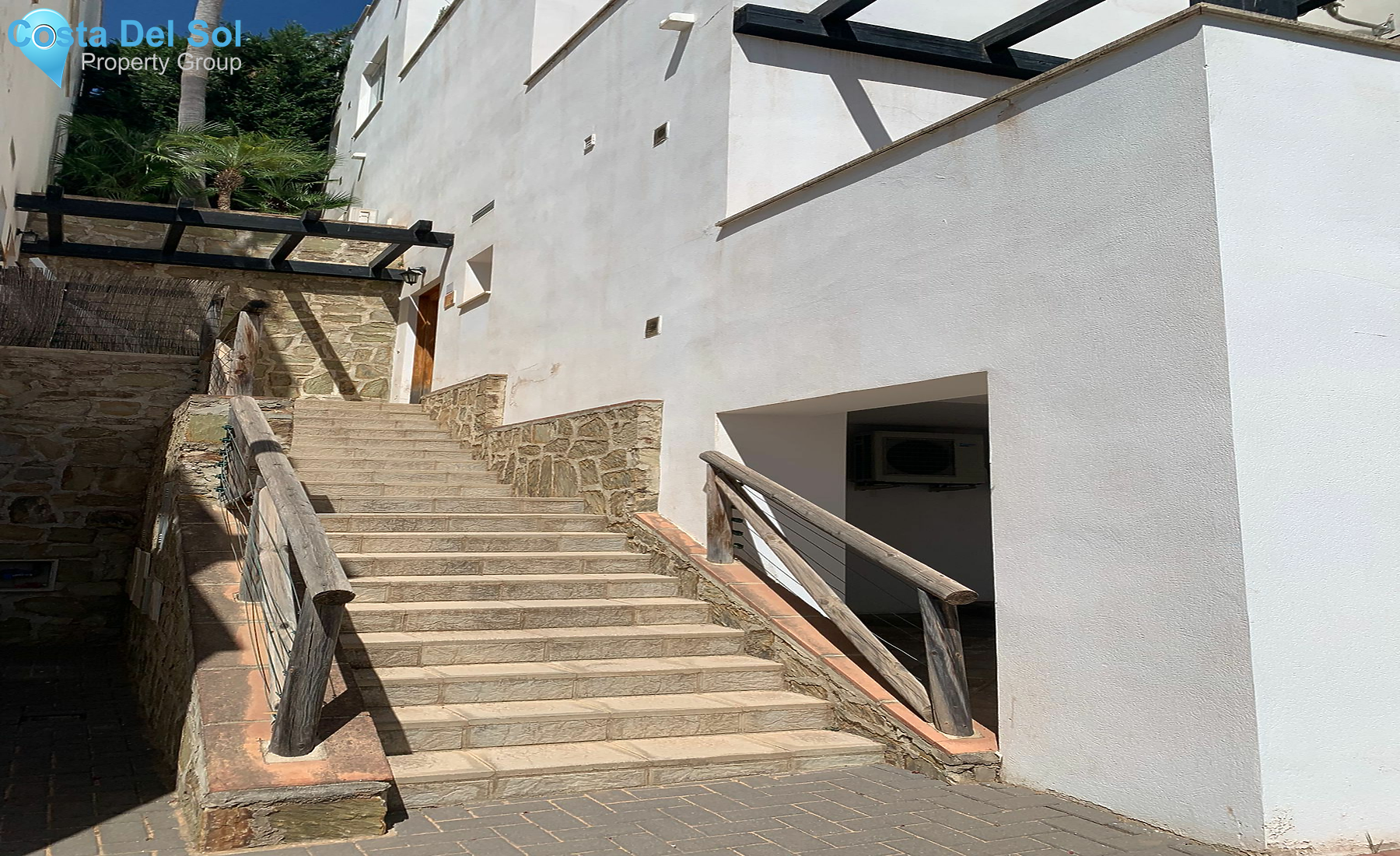 Middle Floor Apartment in Santa Clara-1484213