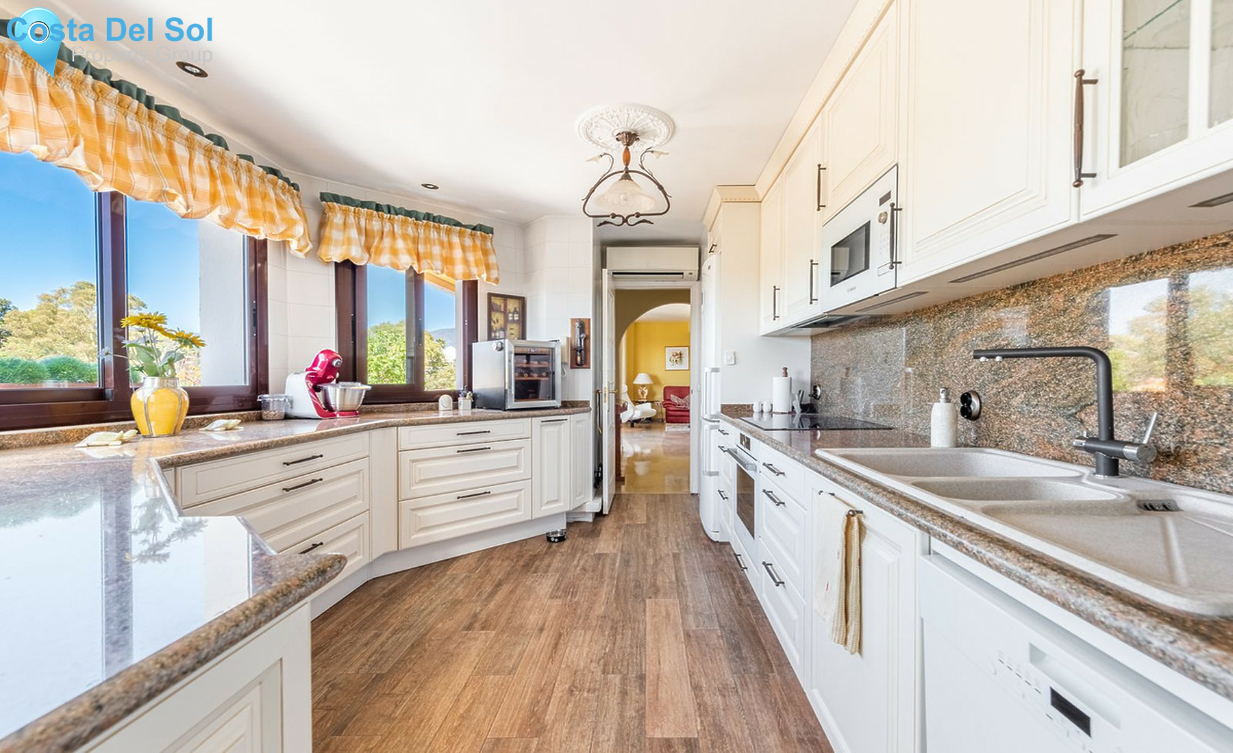 Penthouse in The Golden Mile-1433418