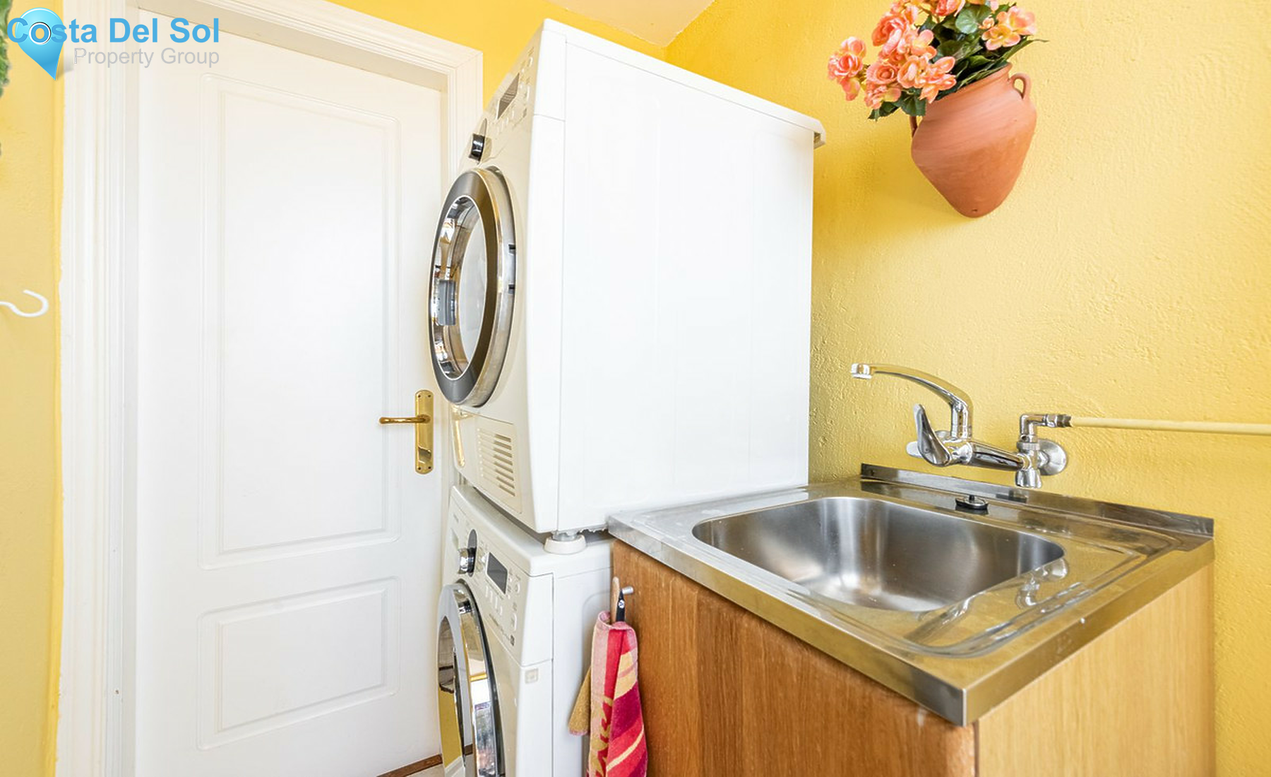 Penthouse in The Golden Mile-1433419