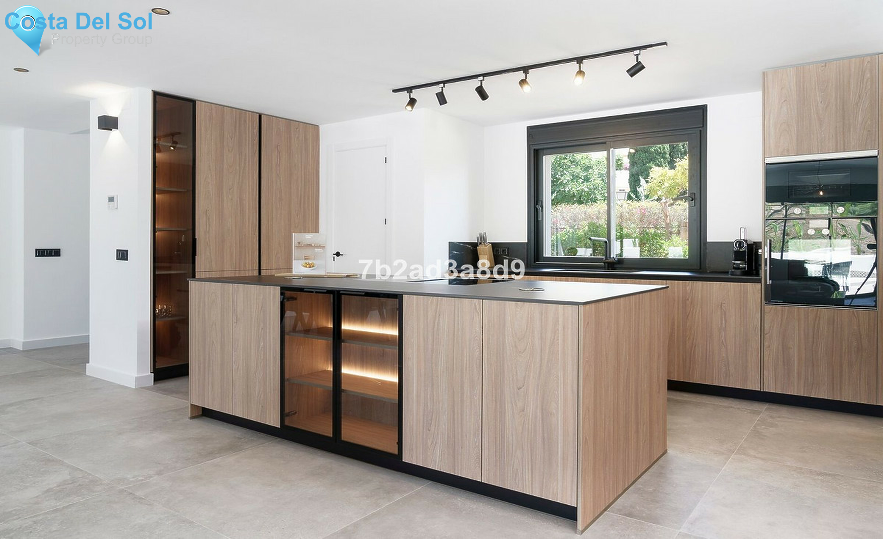 Penthouse in The Golden Mile-1509132