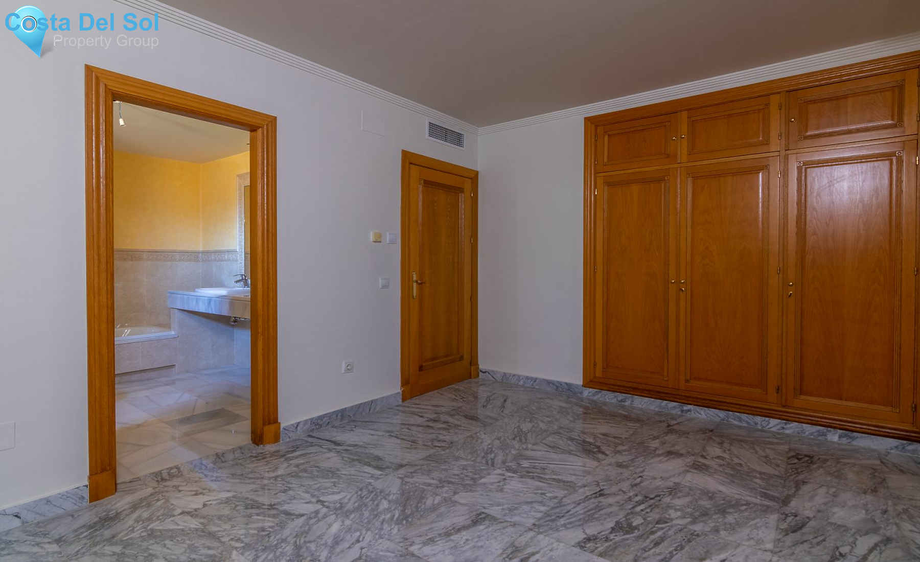 Penthouse in The Golden Mile-1210545