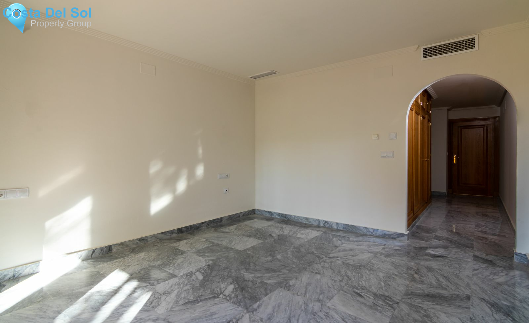 Penthouse in The Golden Mile-1210546