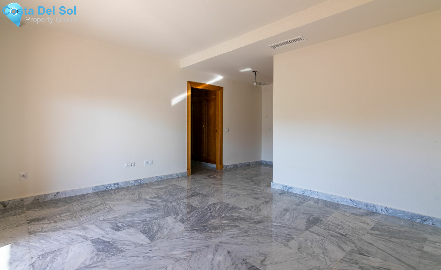 Penthouse in The Golden Mile-1210548