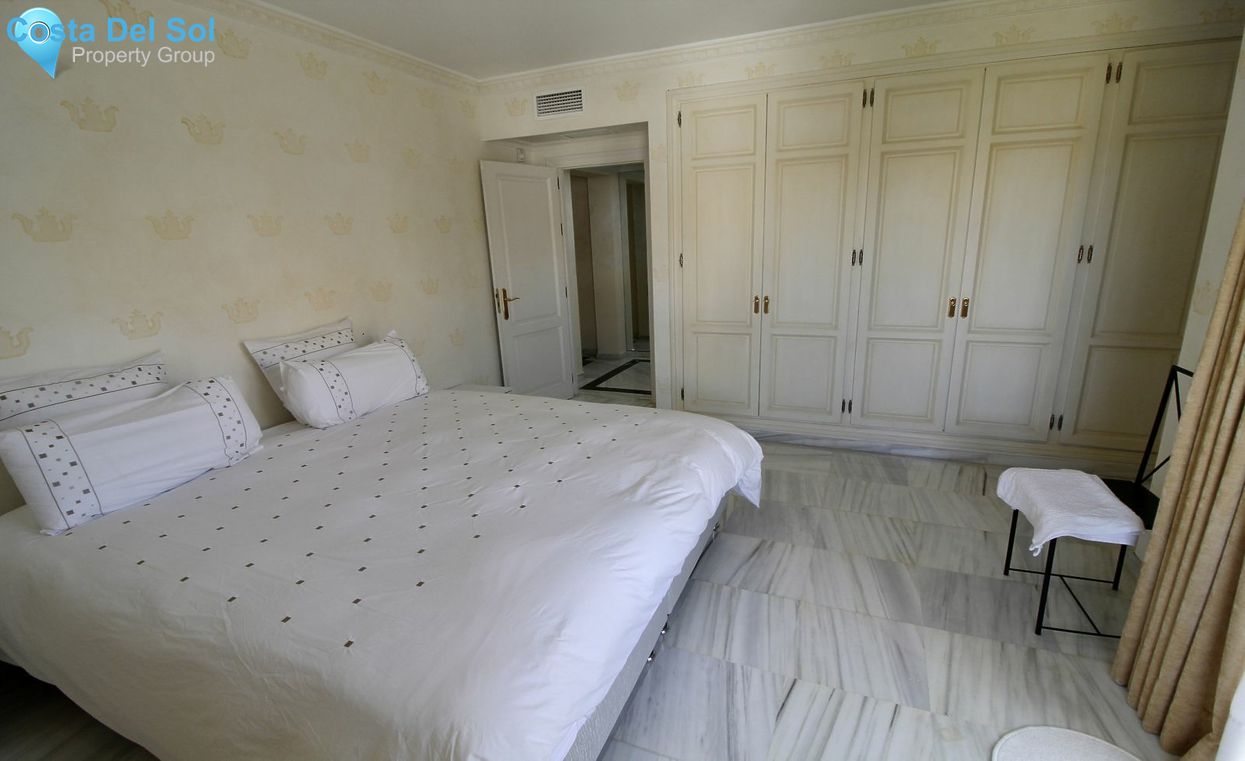 Penthouse in The Golden Mile-1444958