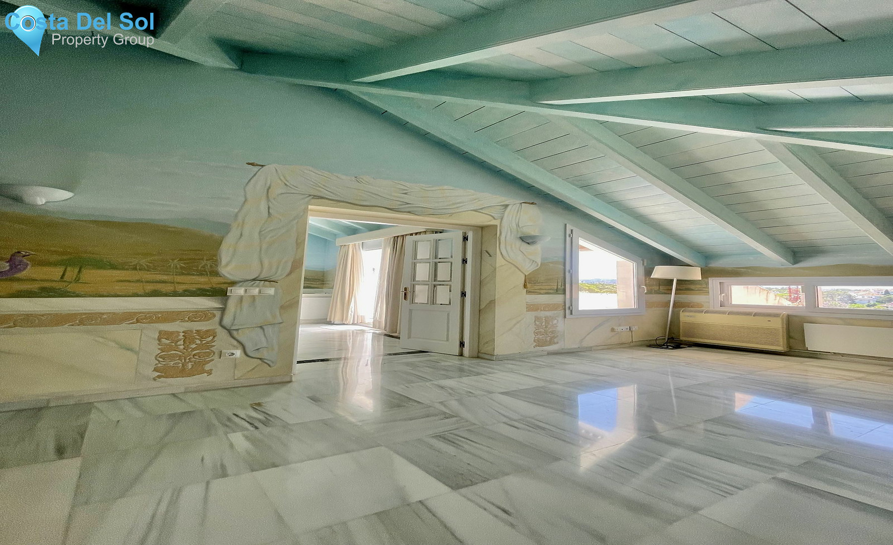 Penthouse in The Golden Mile-1444964