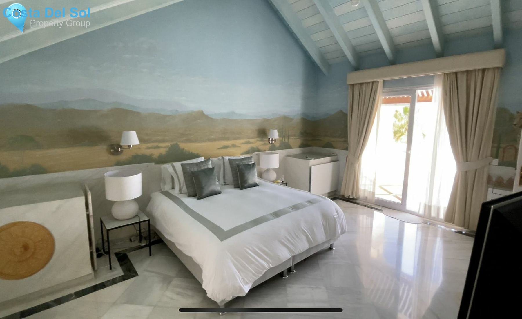 Penthouse in The Golden Mile-1444965