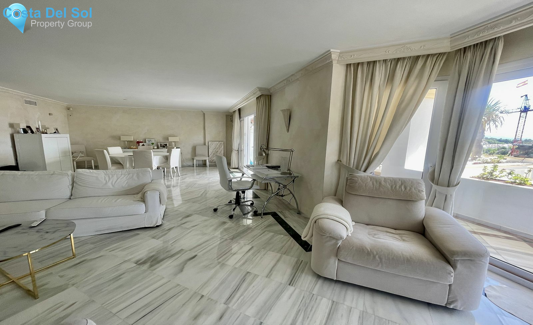 Penthouse in The Golden Mile-1444952