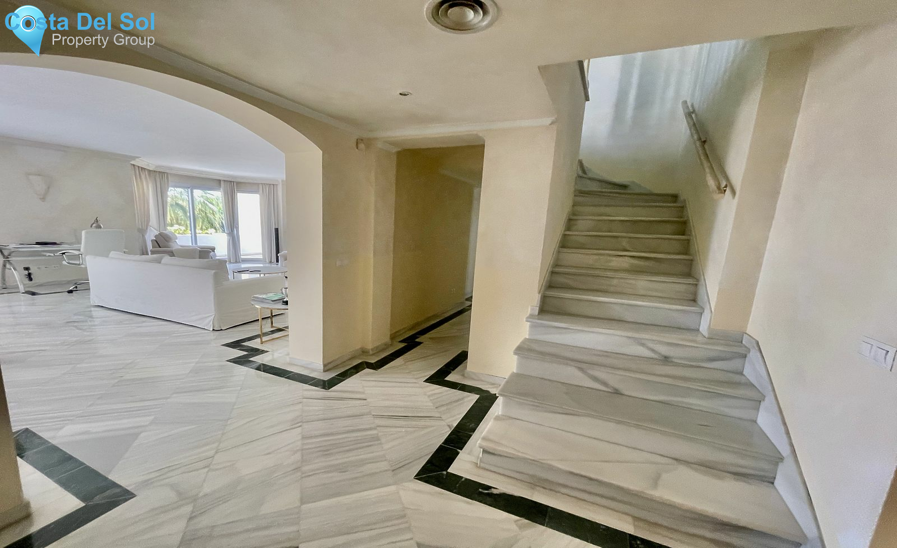 Penthouse in The Golden Mile-1444953