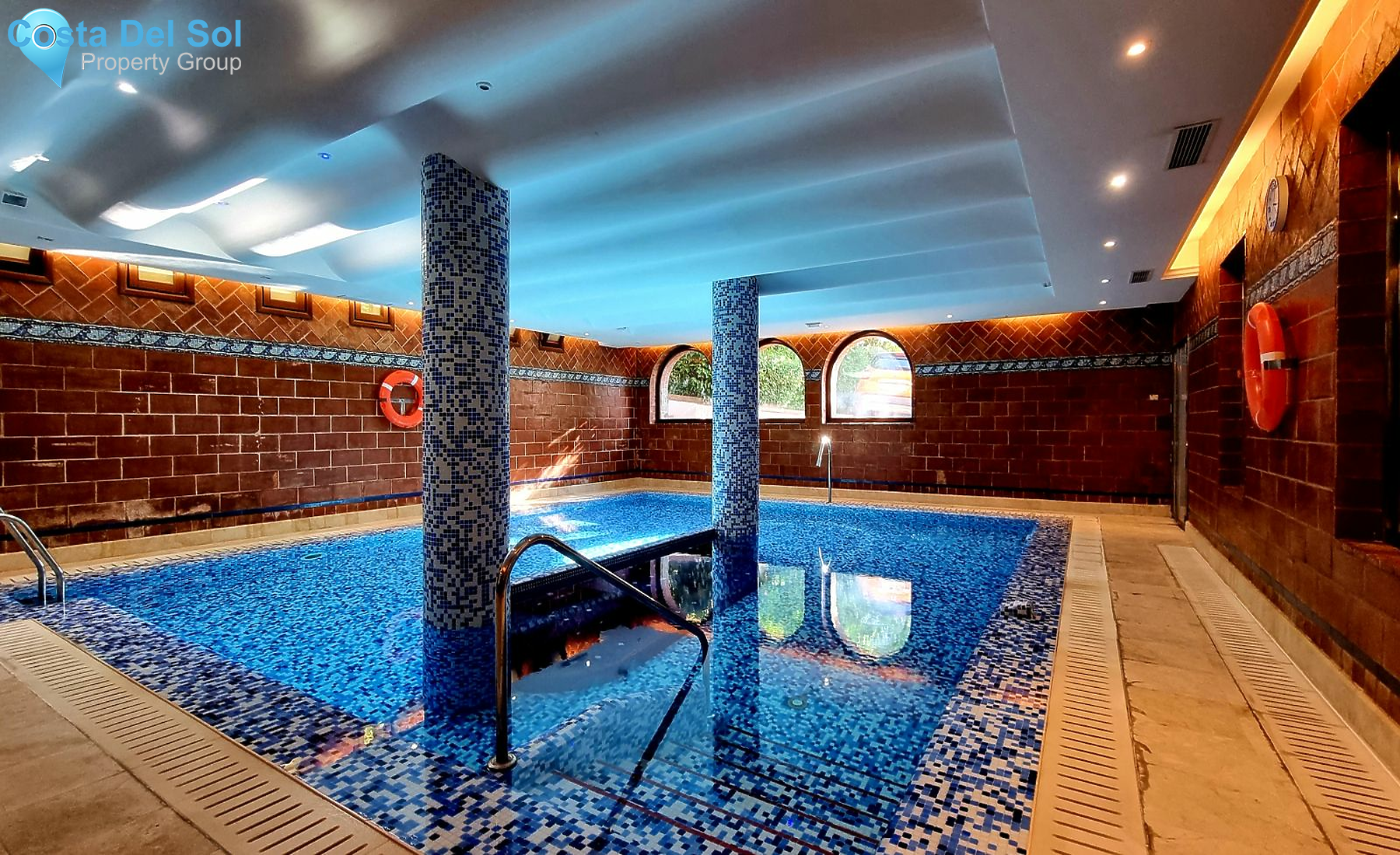 Detached Villa in The Golden Mile-1471285