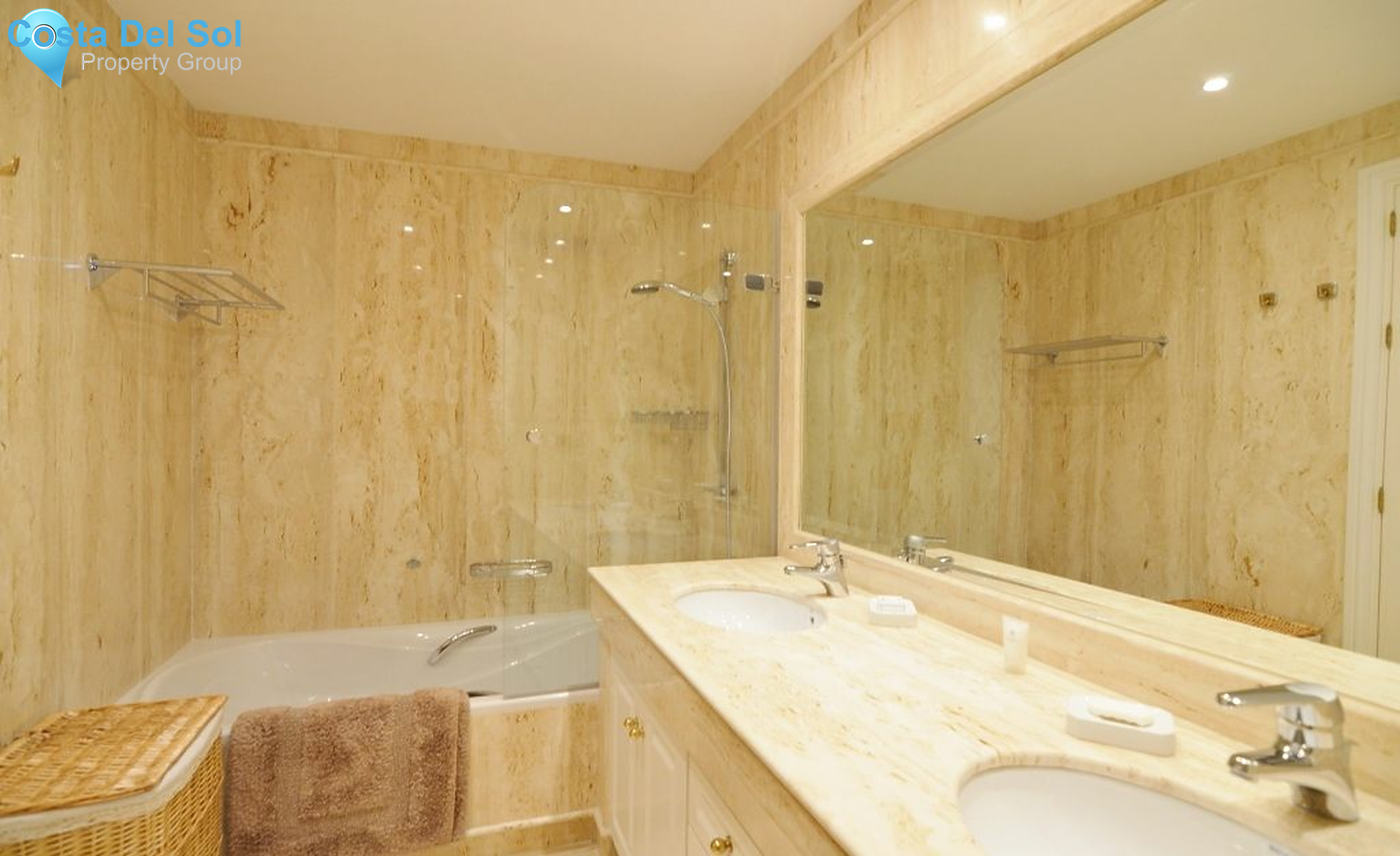 Detached Villa in The Golden Mile-1471295