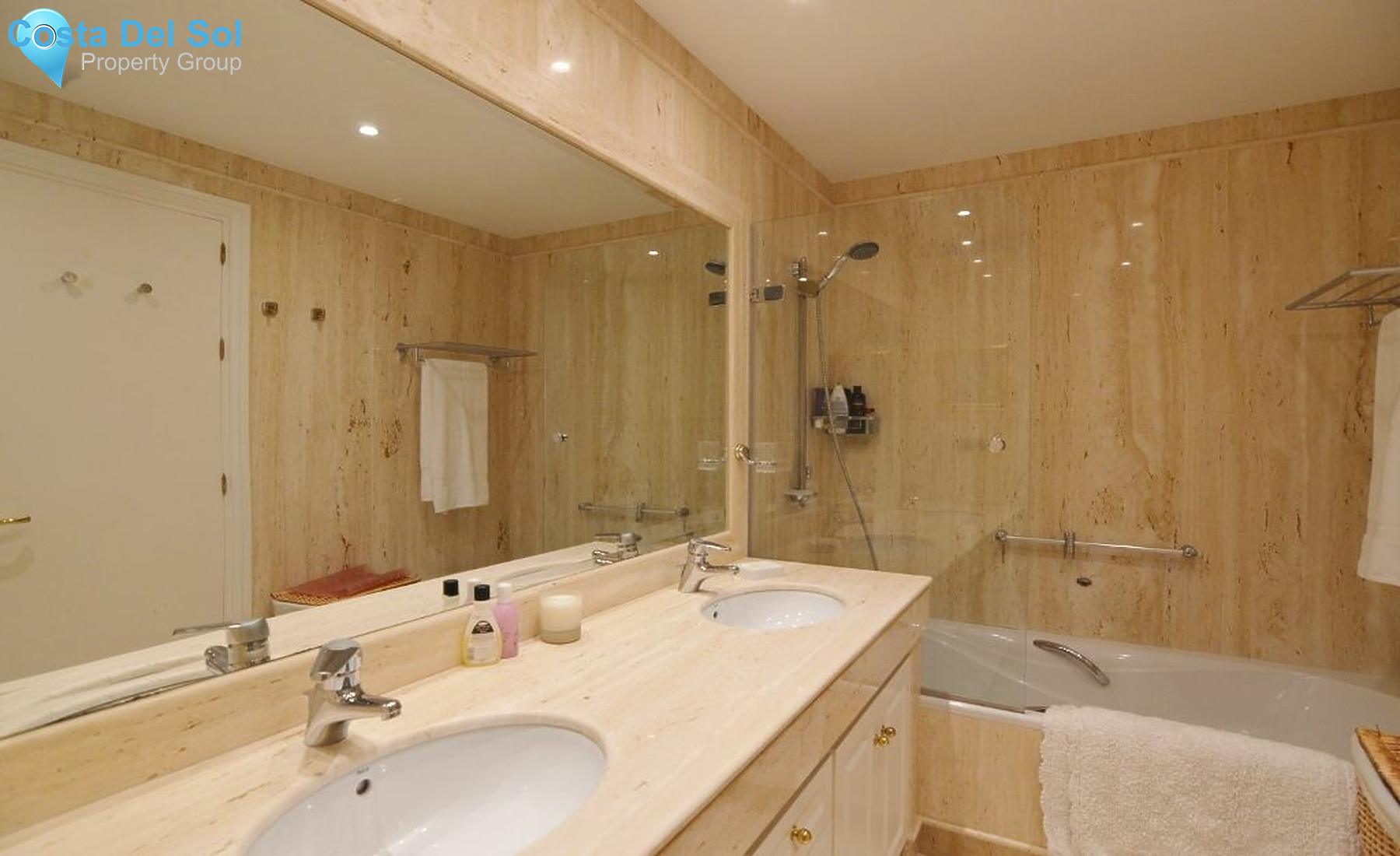 Detached Villa in The Golden Mile-1471299