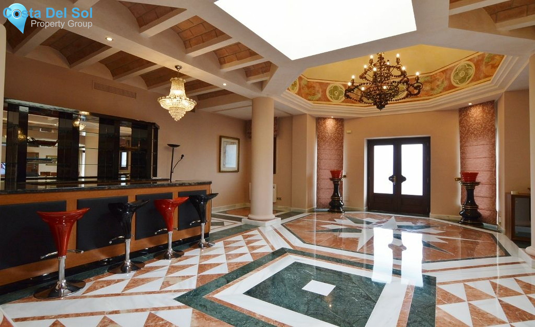 Detached Villa in The Golden Mile-1471286