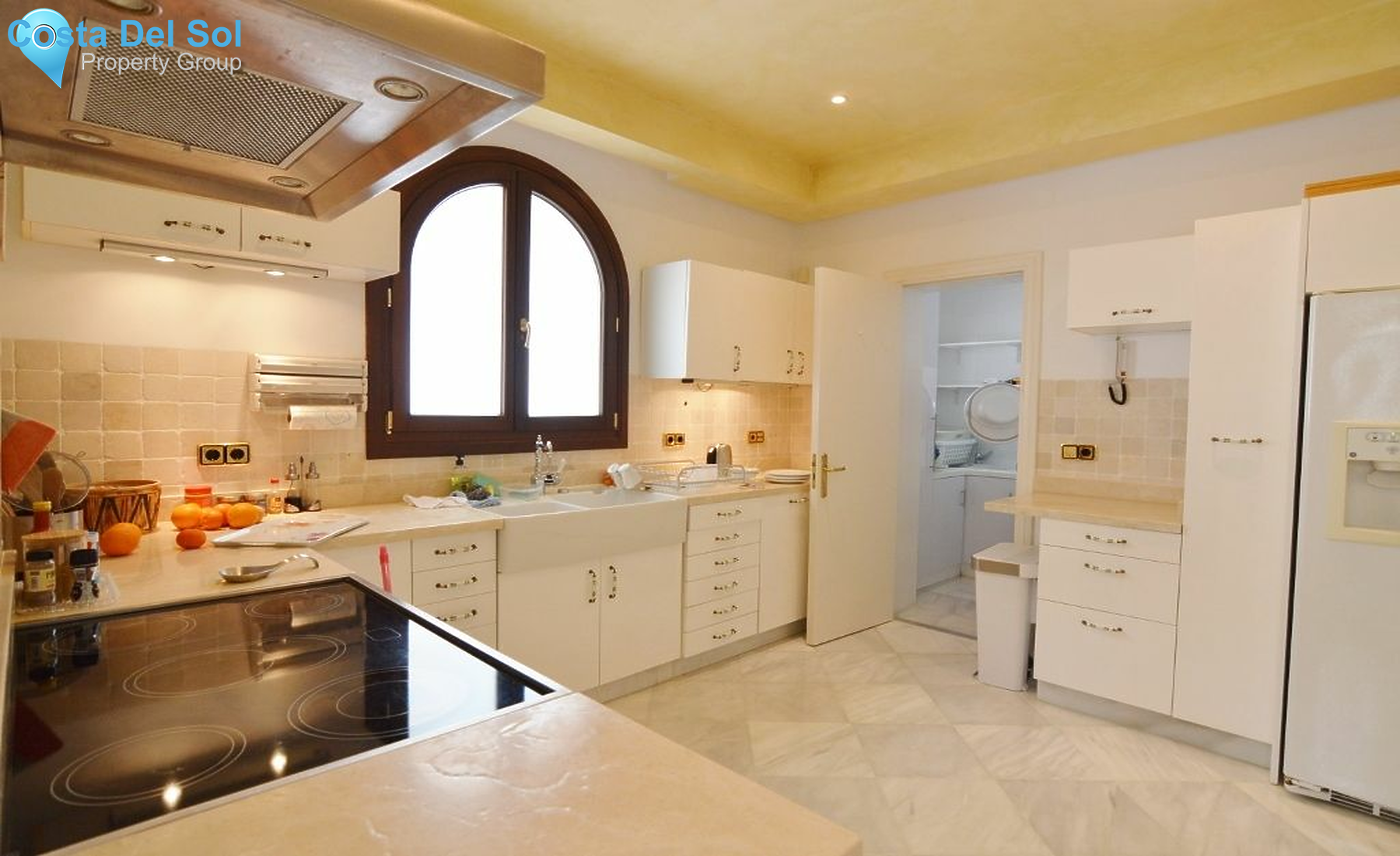Detached Villa in The Golden Mile-1471290
