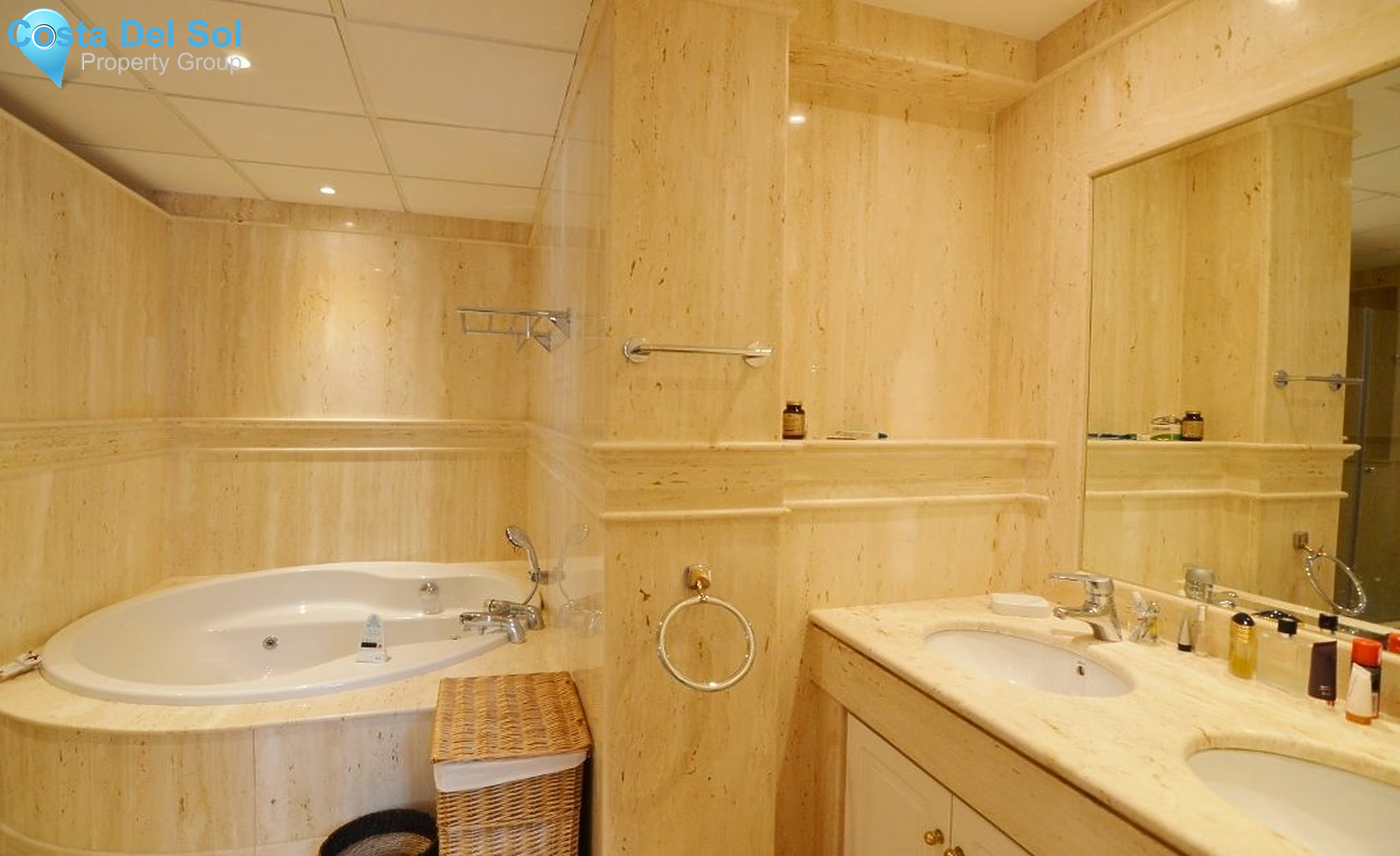 Detached Villa in The Golden Mile-1471292