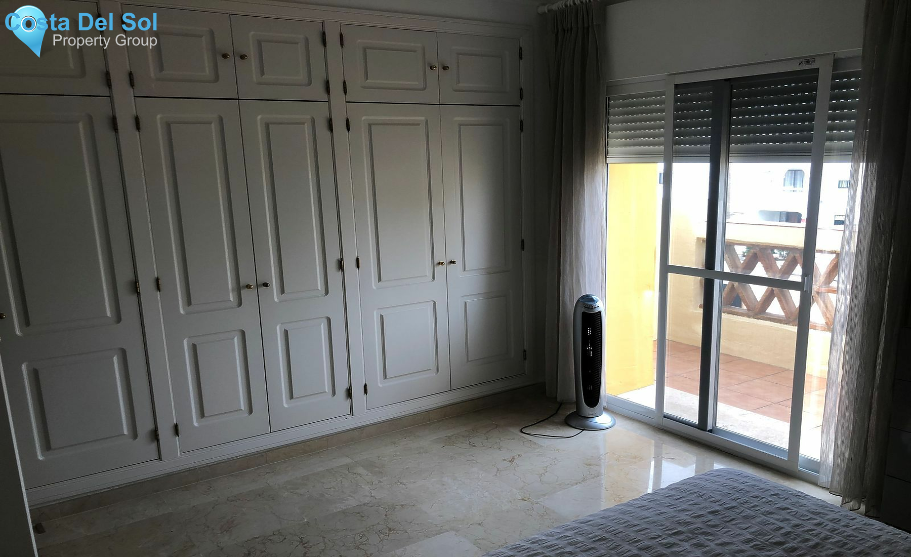 Semi-Detached House in Bel Air-1483732