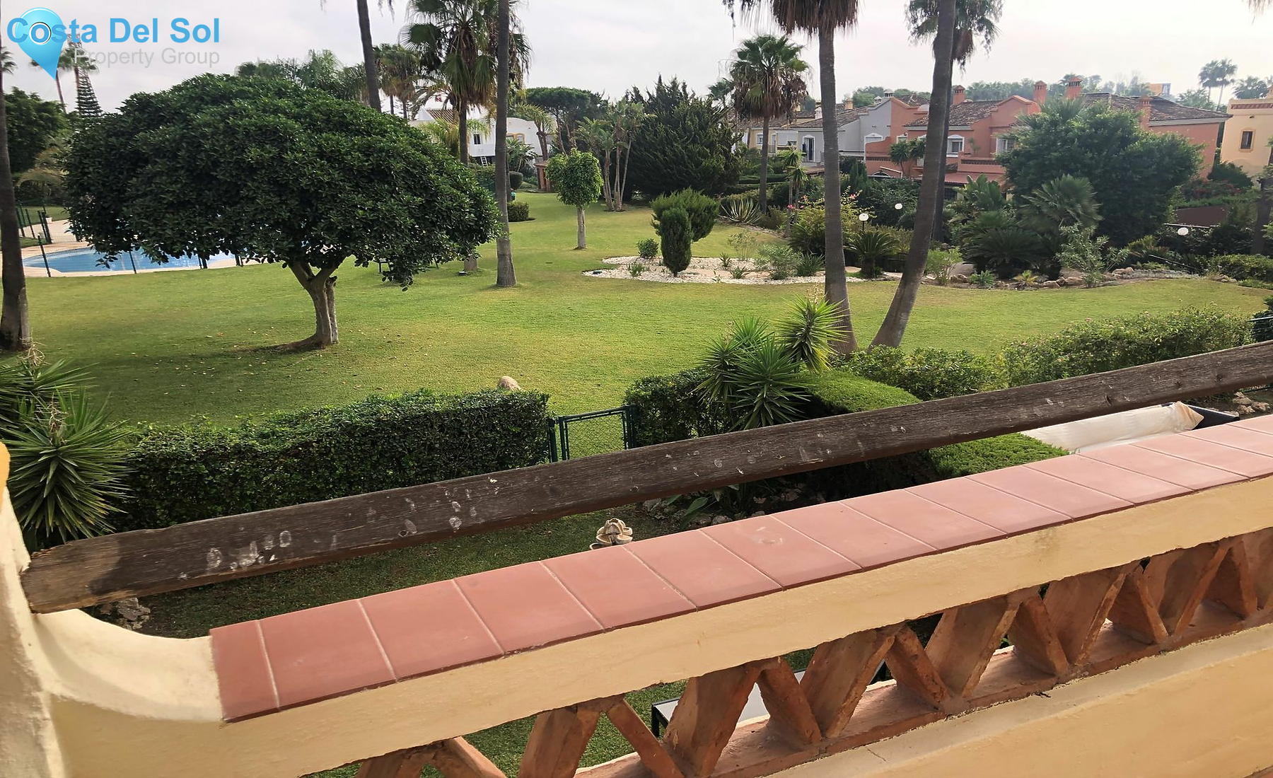 Semi-Detached House in Bel Air-1483734