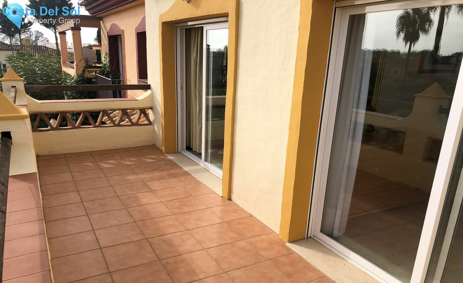 Semi-Detached House in Bel Air-1483735