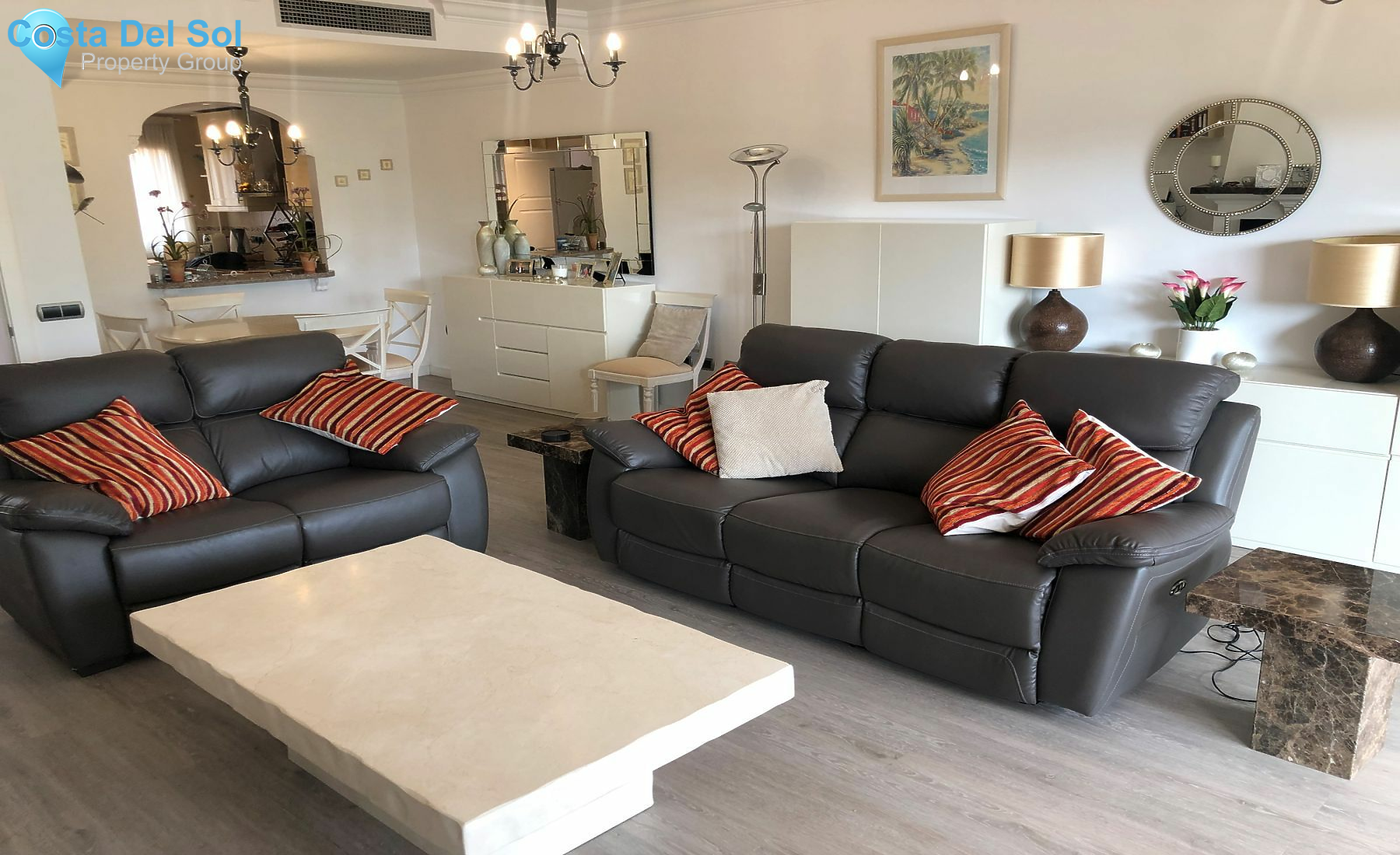 Semi-Detached House in Bel Air-1483723