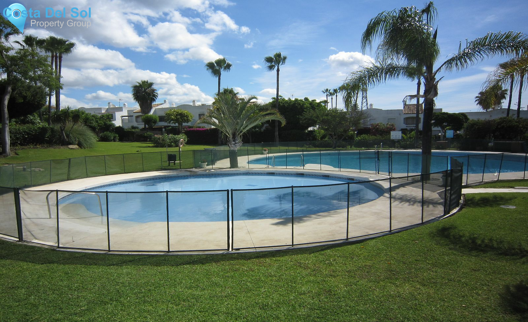 Semi-Detached House in Bel Air-1483727